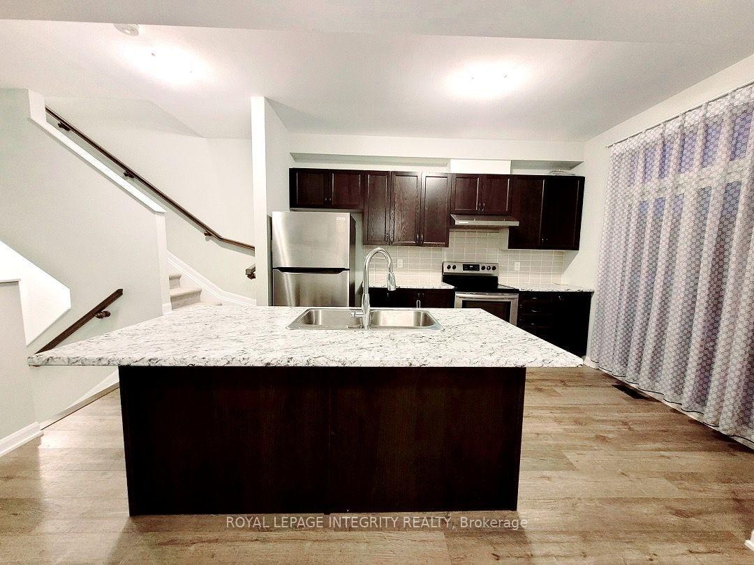 Photo 5 of 116 Teelin Circle, Ottawa, Barrhaven - Half Moon Bay — HOMEH