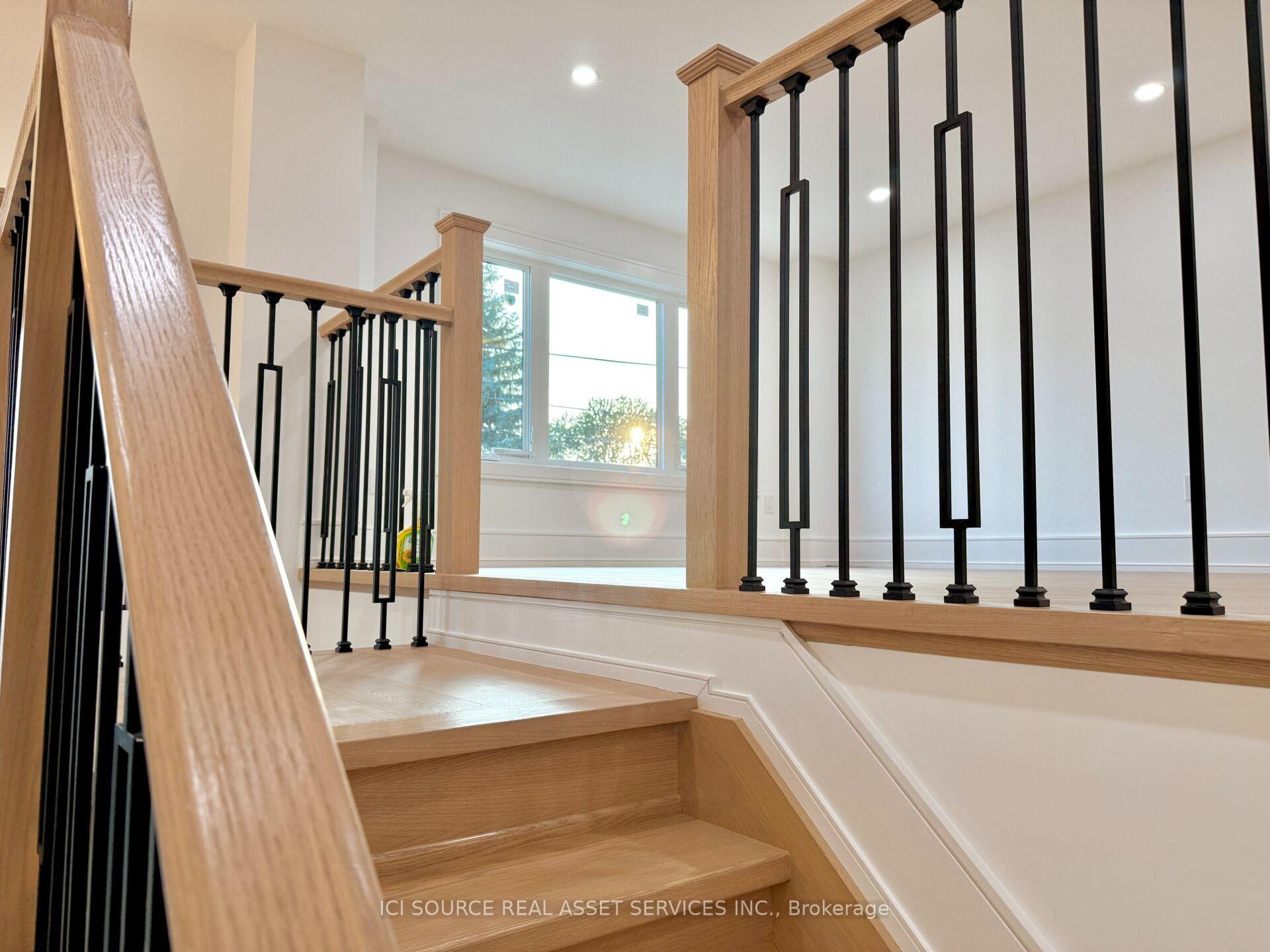 Photo 3 of 21 Vanbrugh Avenue, Scarborough, Birchcliffe-Cliffside — HOMEH