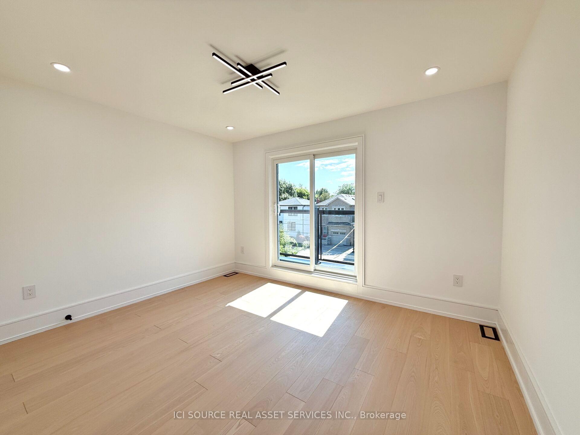 Photo 25 of 21 Vanbrugh Avenue, Scarborough, Birchcliffe-Cliffside — HOMEH