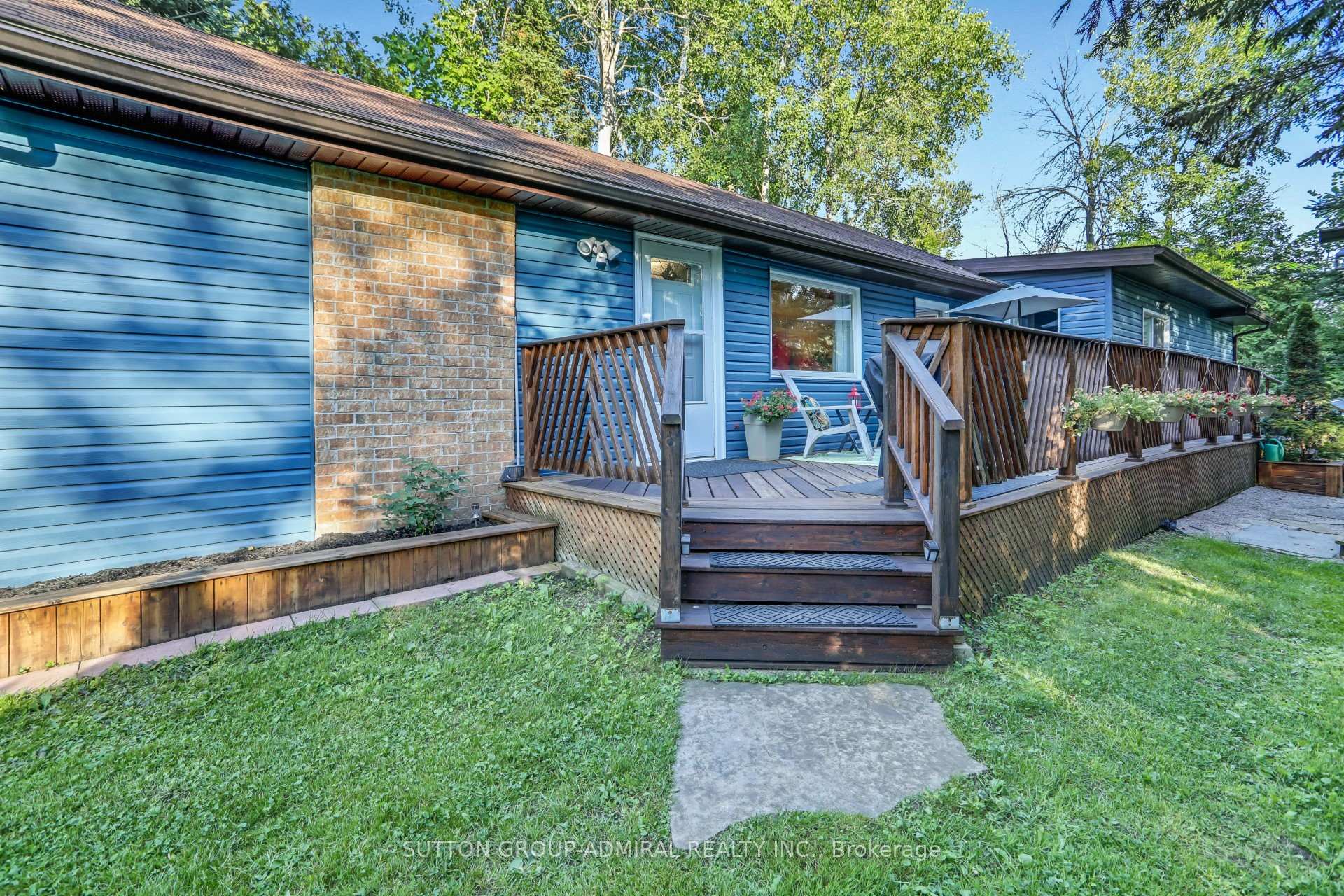 Photo 1 of 1087 Elm Street, Innisfil, Rural Innisfil — HOMEH