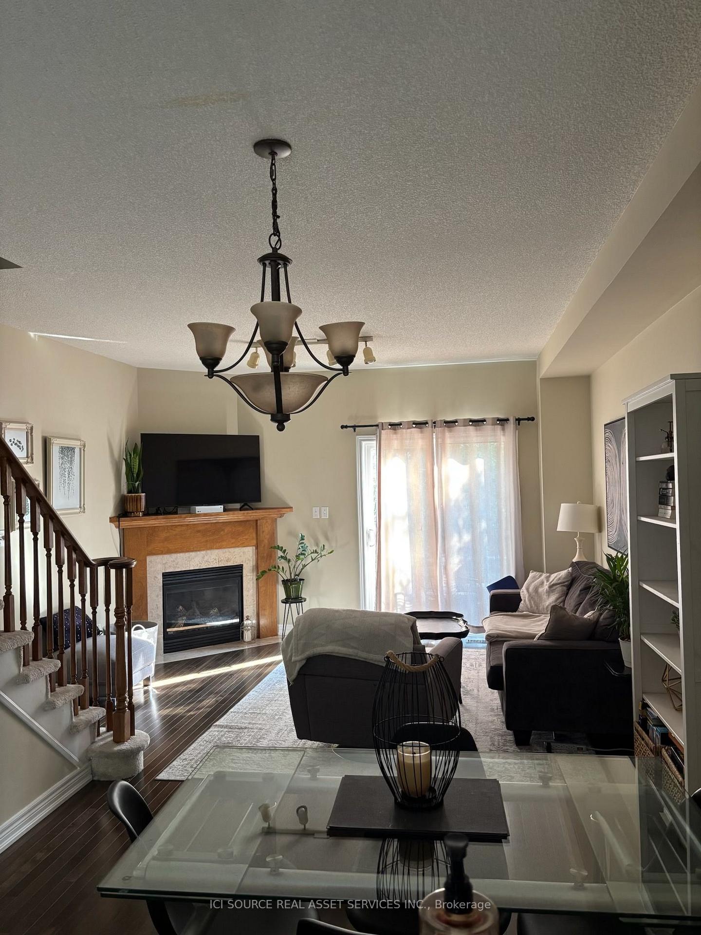 Photo 4 of 674 Rowley Common, Burlington, Appleby — HOMEH