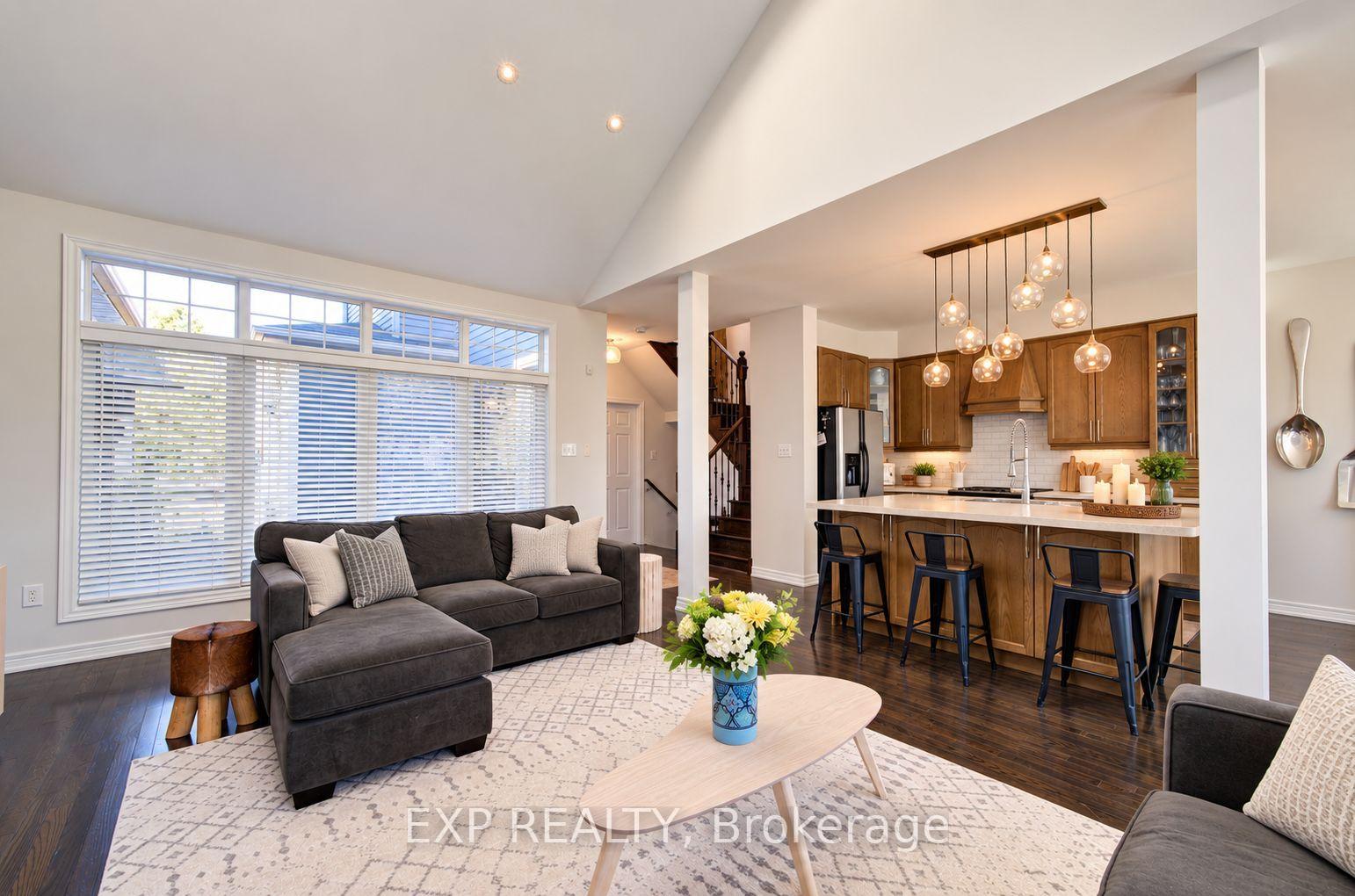 Photo 8 of 63 Silver Crescent, Collingwood — HOMEH