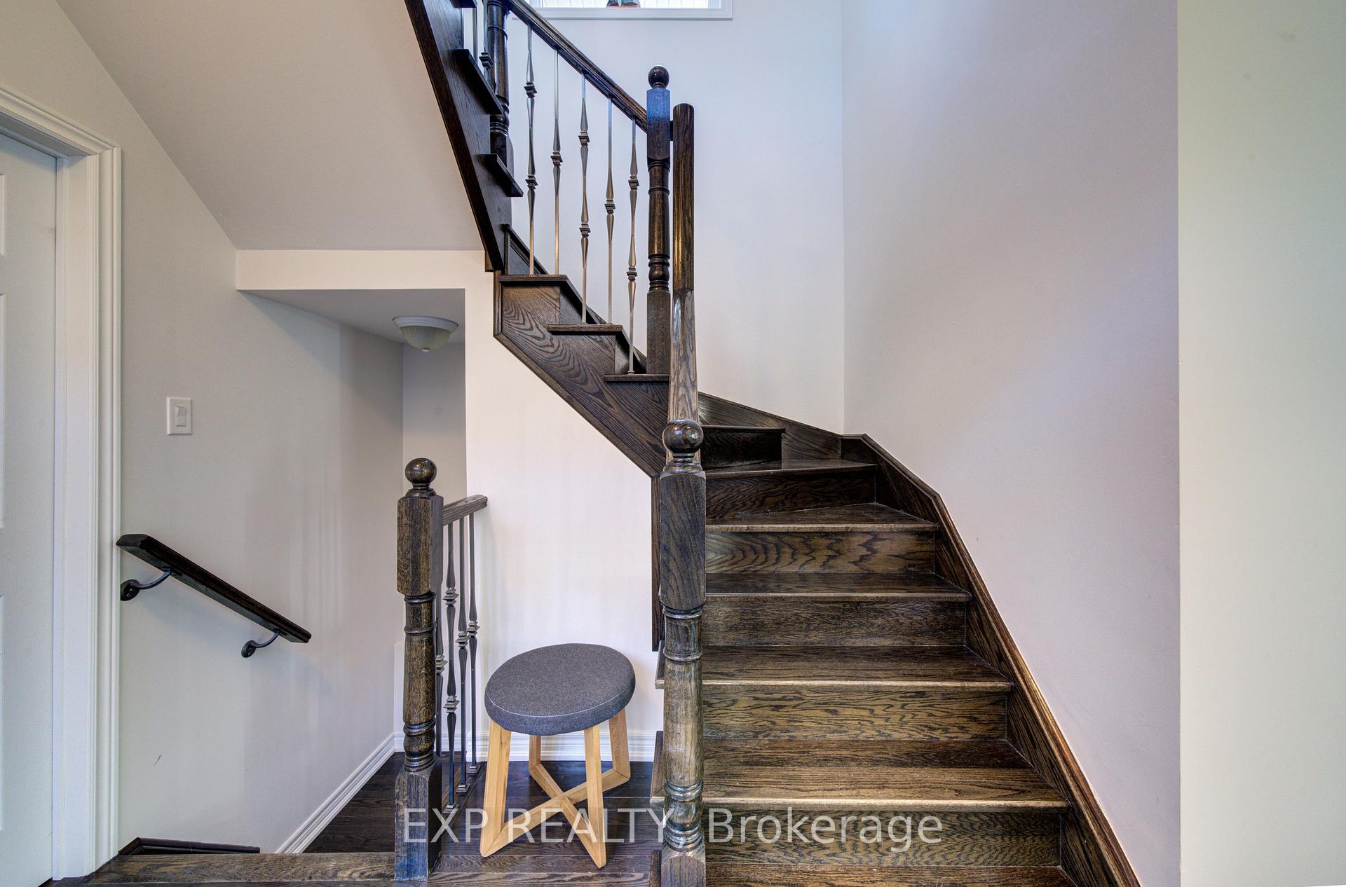 Photo 17 of 63 Silver Crescent, Collingwood — HOMEH