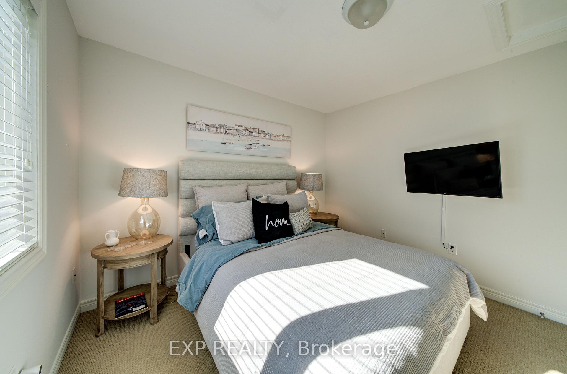 Photo 21 of 63 Silver Crescent, Collingwood — HOMEH