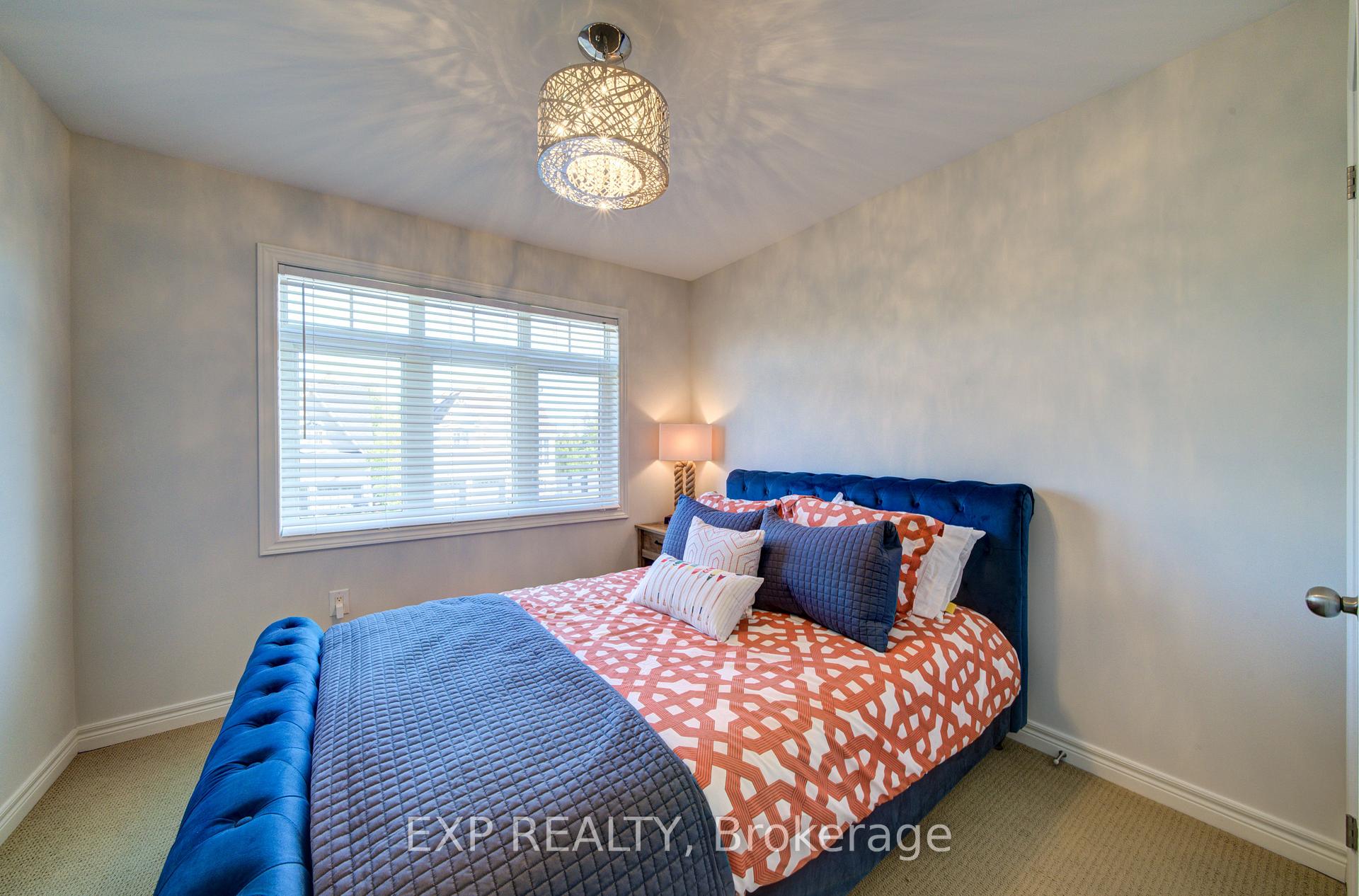 Photo 23 of 63 Silver Crescent, Collingwood — HOMEH