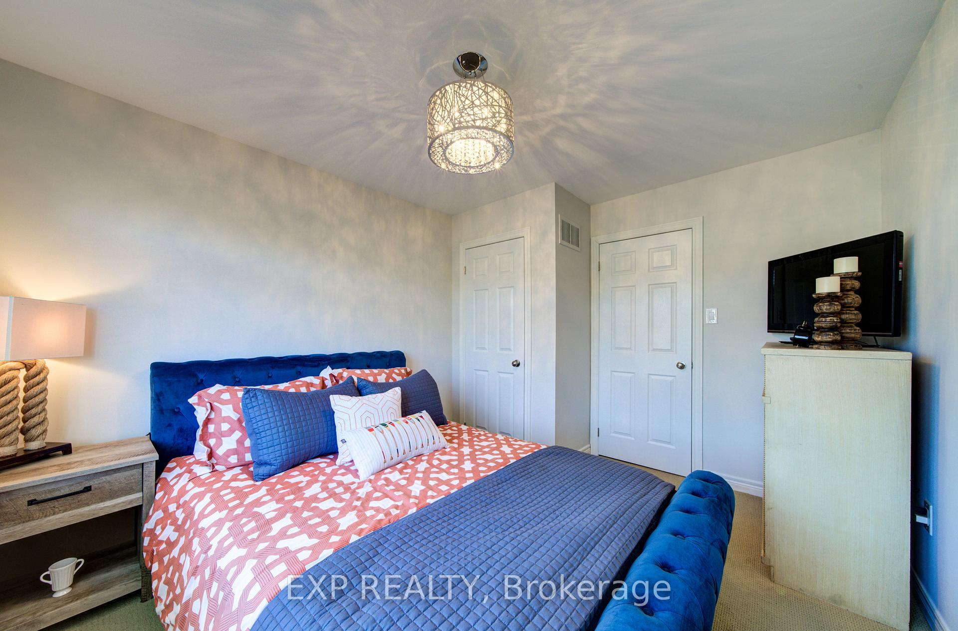 Photo 24 of 63 Silver Crescent, Collingwood — HOMEH