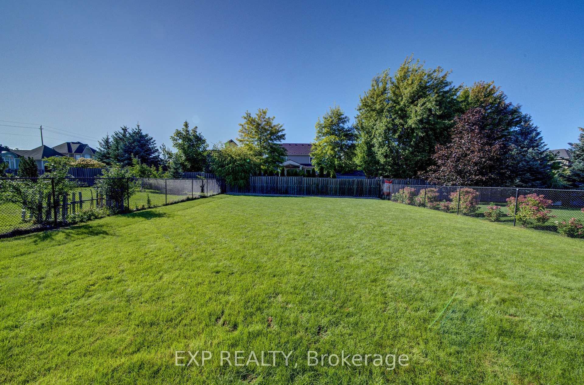 Photo 29 of 63 Silver Crescent, Collingwood — HOMEH