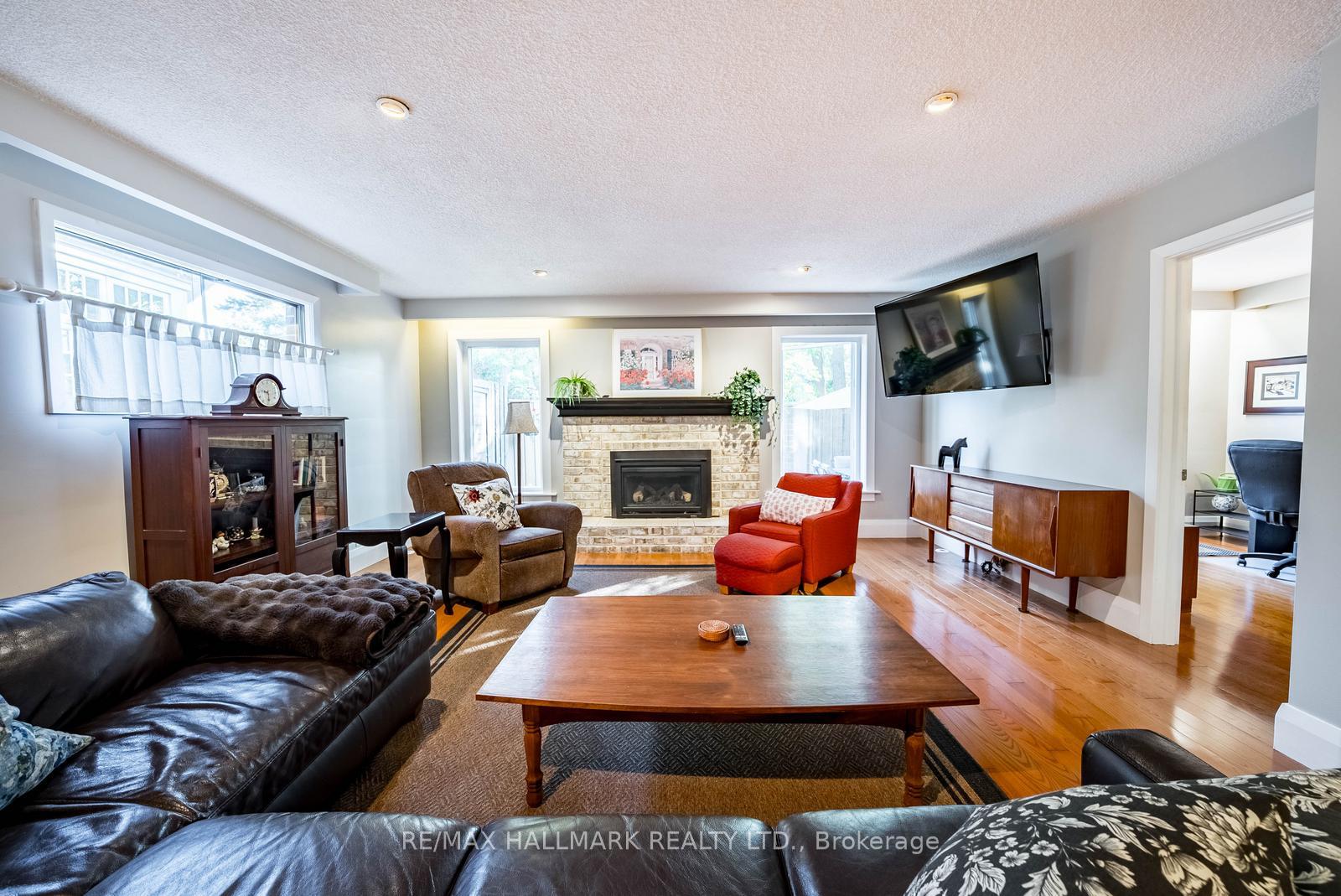 Photo 28 of 55 Larwood Boulevard, Scarborough, Cliffcrest — HOMEH