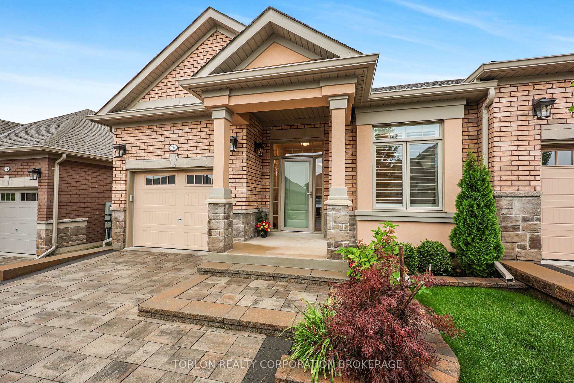 Photo 2 of Unit 4, 76 Summerhill Drive, New Tecumseth, Rural New Tecumseth — HOMEH