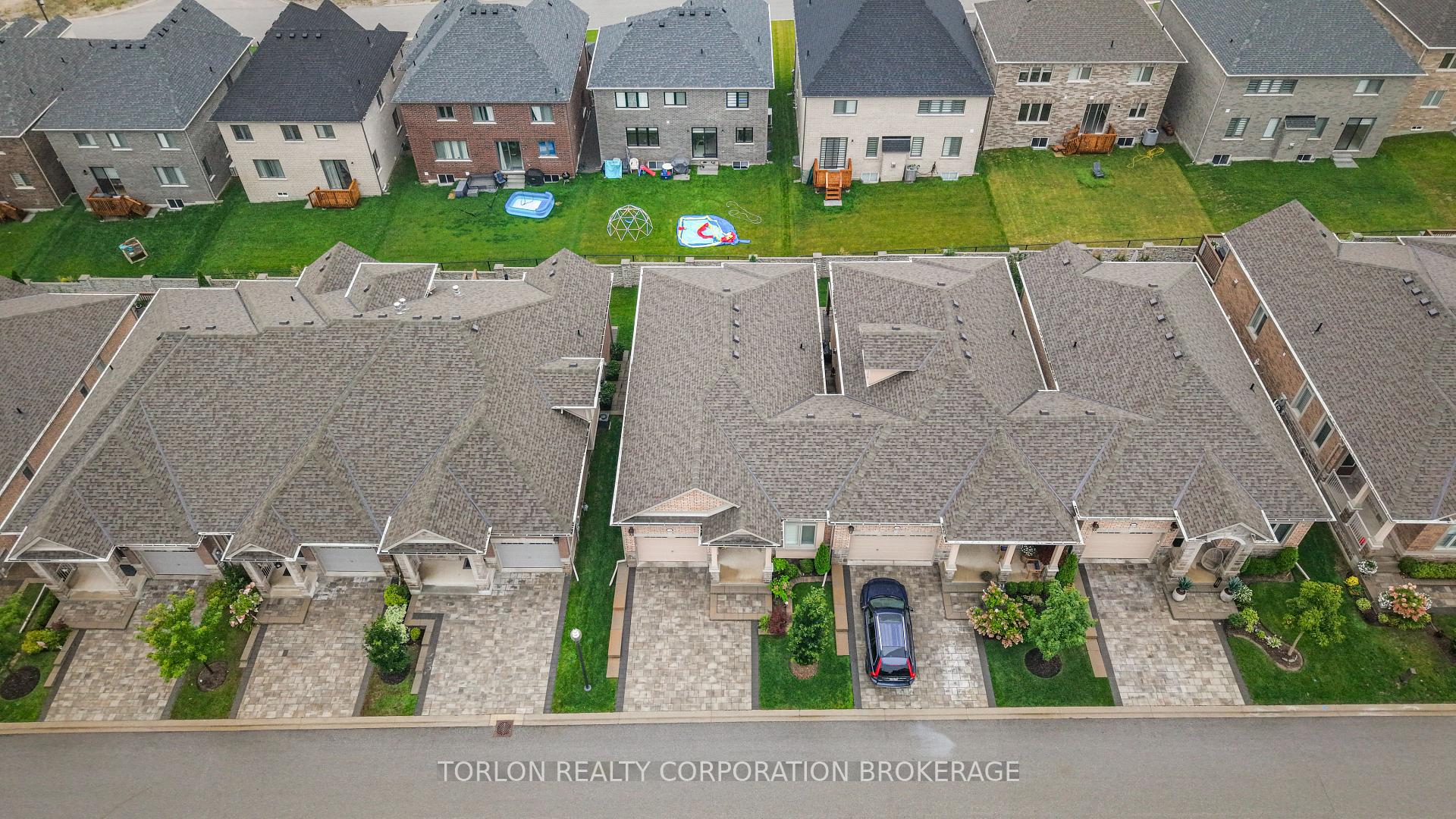 Photo 5 of Unit 4, 76 Summerhill Drive, New Tecumseth, Rural New Tecumseth — HOMEH