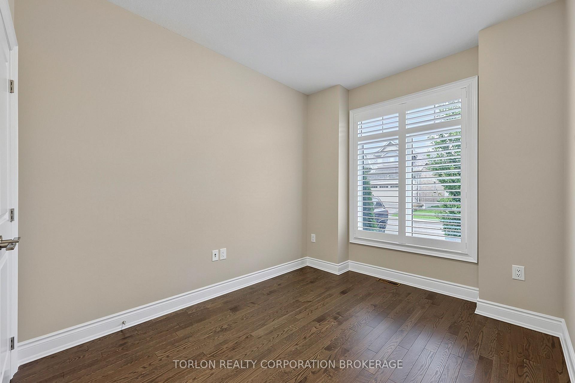 Photo 11 of Unit 4, 76 Summerhill Drive, New Tecumseth, Rural New Tecumseth — HOMEH