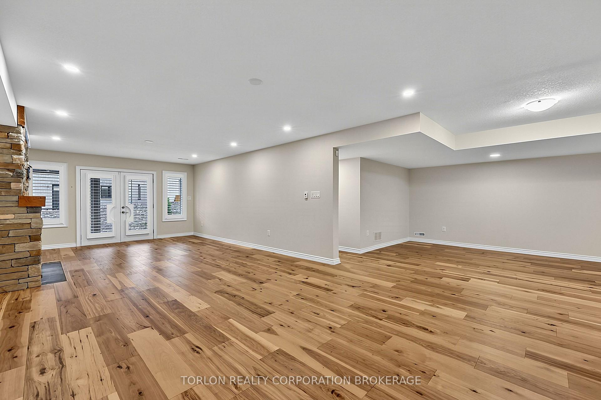 Photo 43 of Unit 4, 76 Summerhill Drive, New Tecumseth, Rural New Tecumseth — HOMEH