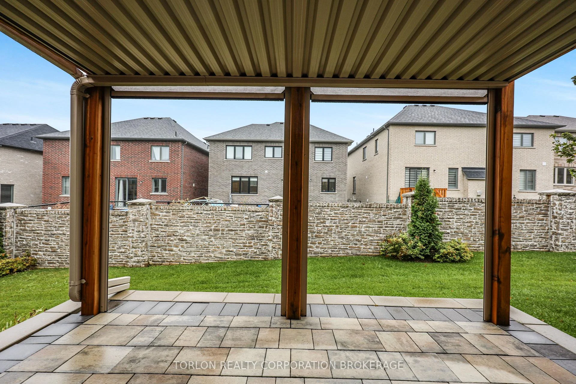 Photo 56 of Unit 4, 76 Summerhill Drive, New Tecumseth, Rural New Tecumseth — HOMEH
