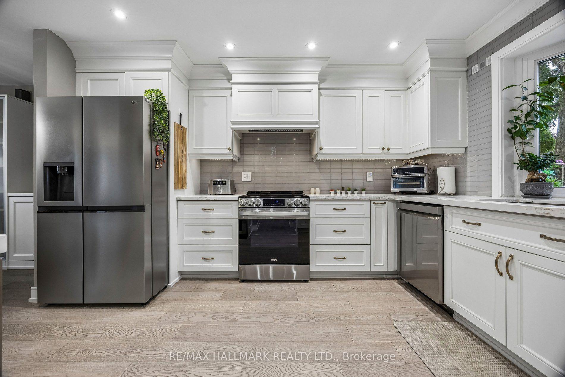 Photo 12 of 69 Nisbet Drive, Aurora, Aurora Highlands — HOMEH