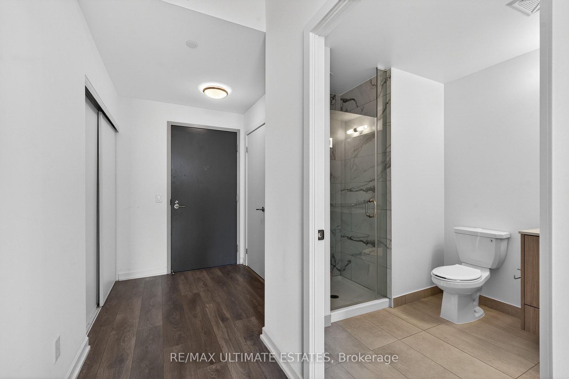 Photo 3 of Unit 1809, 32 Forest Manor Road, North York, Henry Farm — HOMEH
