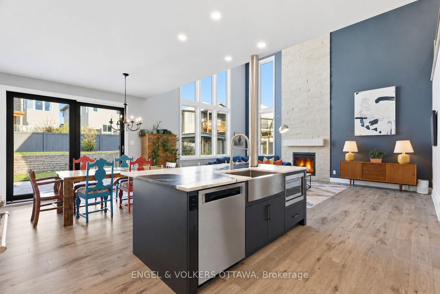 Photo 14 of 640 Meadowridge Circle, Ottawa, Carp — HOMEH