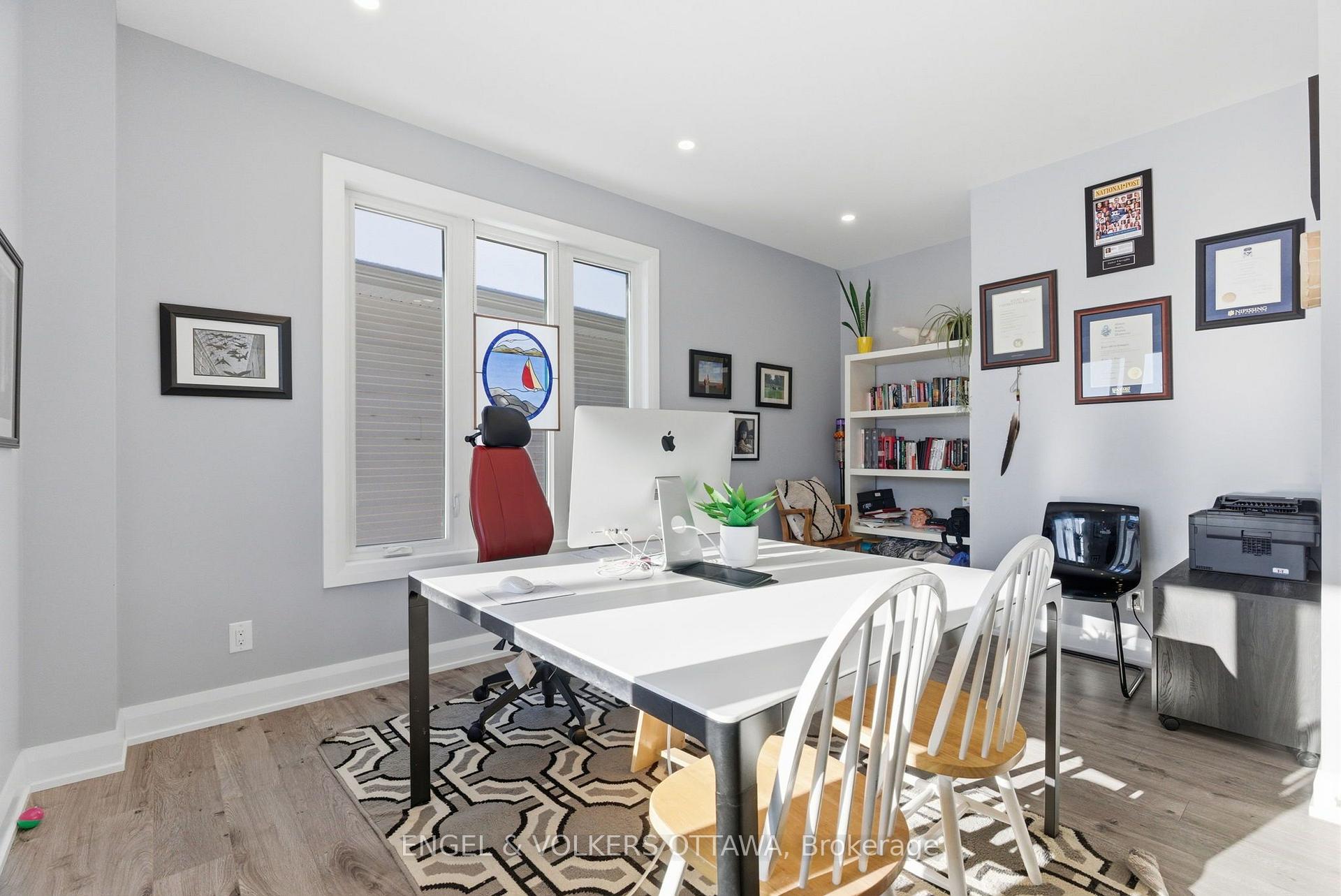 Photo 18 of 640 Meadowridge Circle, Ottawa, Carp — HOMEH