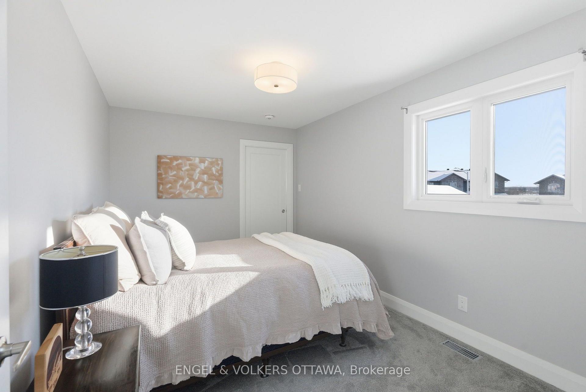 Photo 28 of 640 Meadowridge Circle, Ottawa, Carp — HOMEH