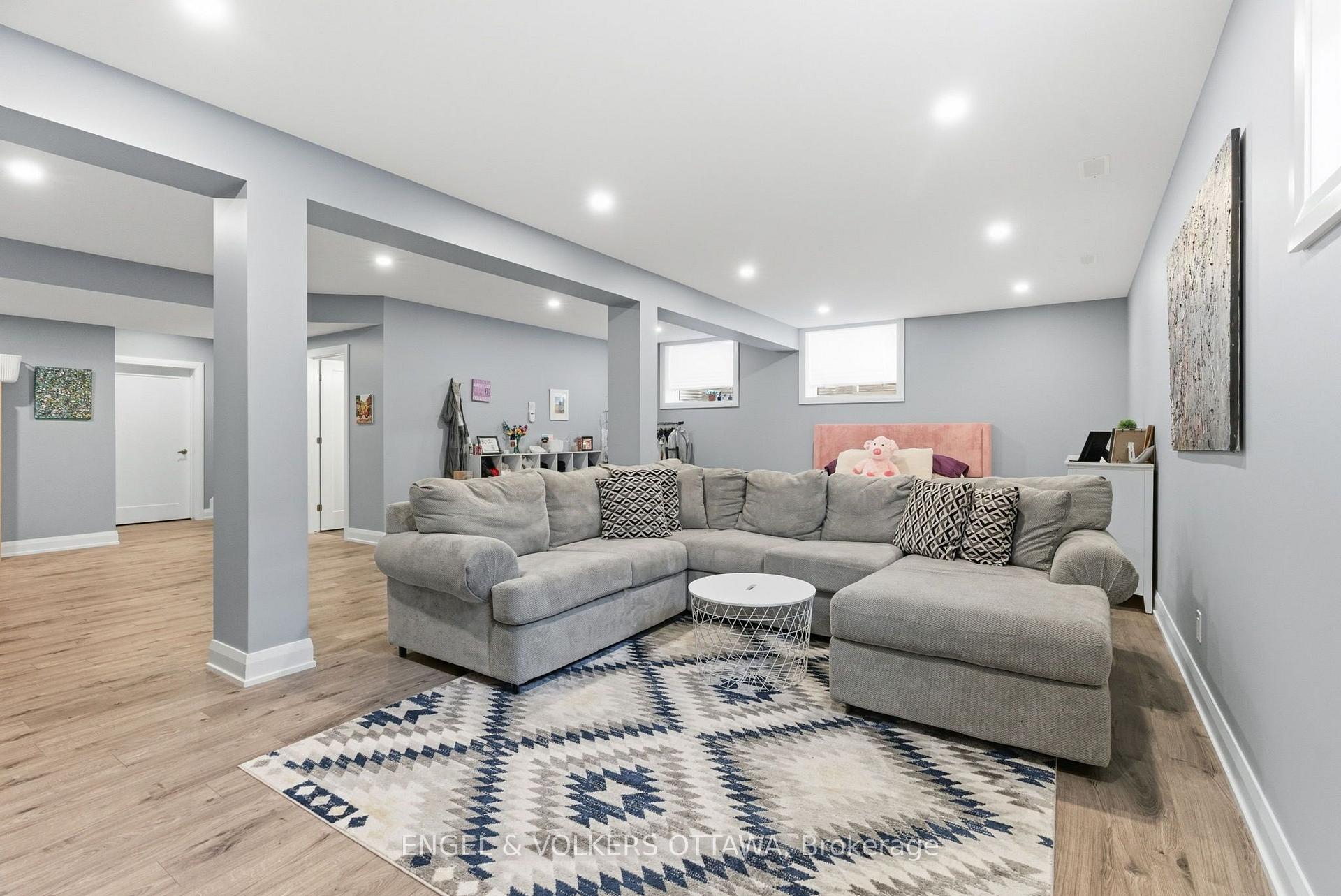 Photo 31 of 640 Meadowridge Circle, Ottawa, Carp — HOMEH
