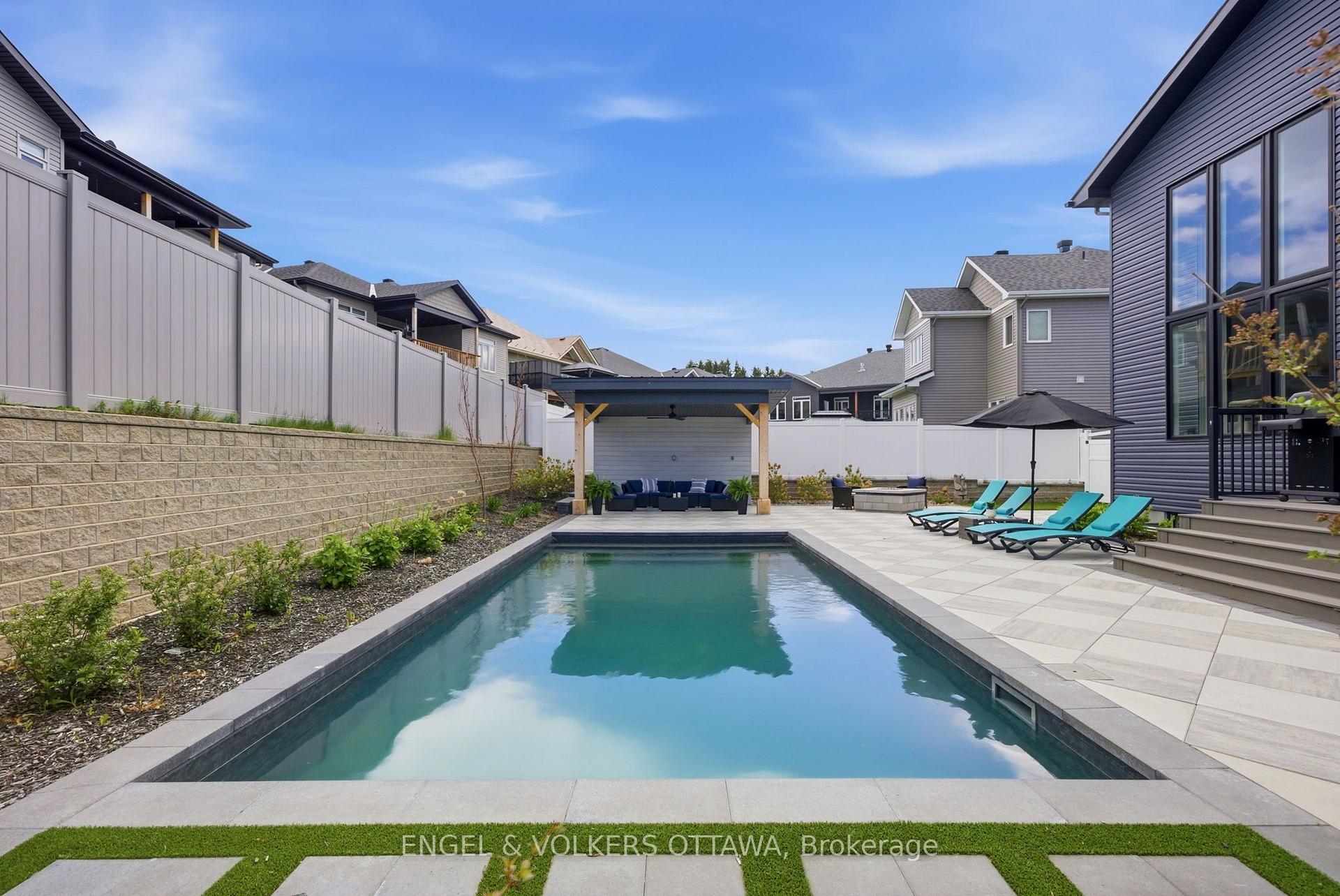 Photo 39 of 640 Meadowridge Circle, Ottawa, Carp — HOMEH