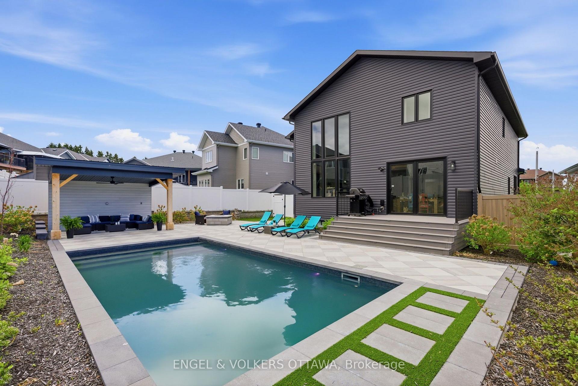 Photo 40 of 640 Meadowridge Circle, Ottawa, Carp — HOMEH