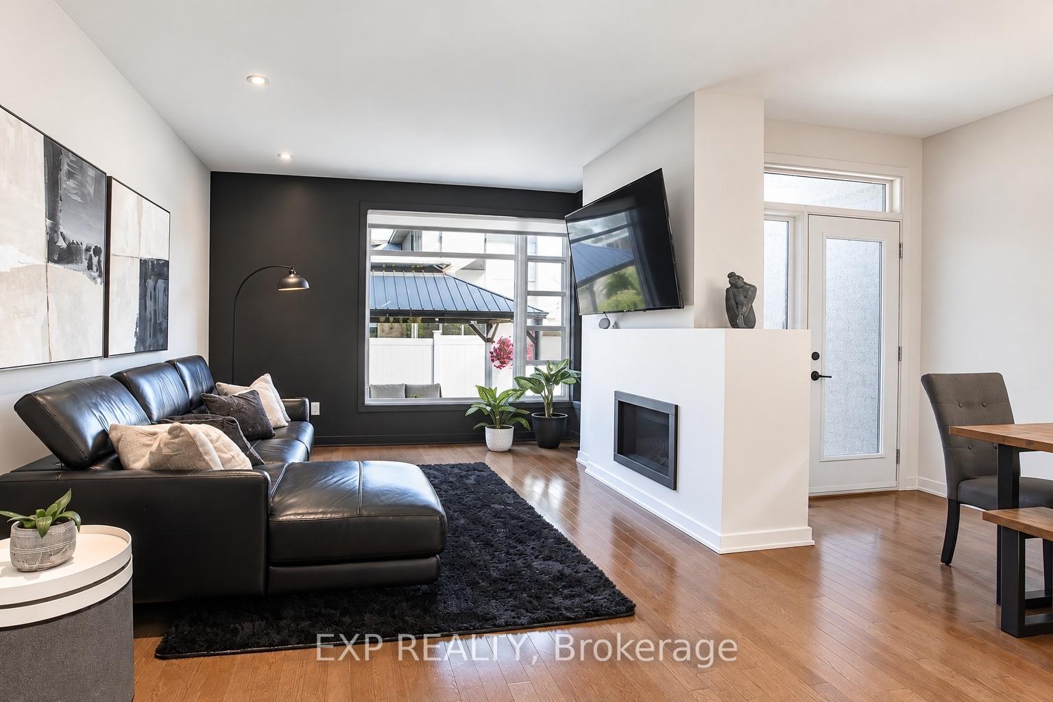 Photo 8 of 1077 Lunar Glow Crescent, Ottawa, Riverside South/Gloucester Glen — HOMEH