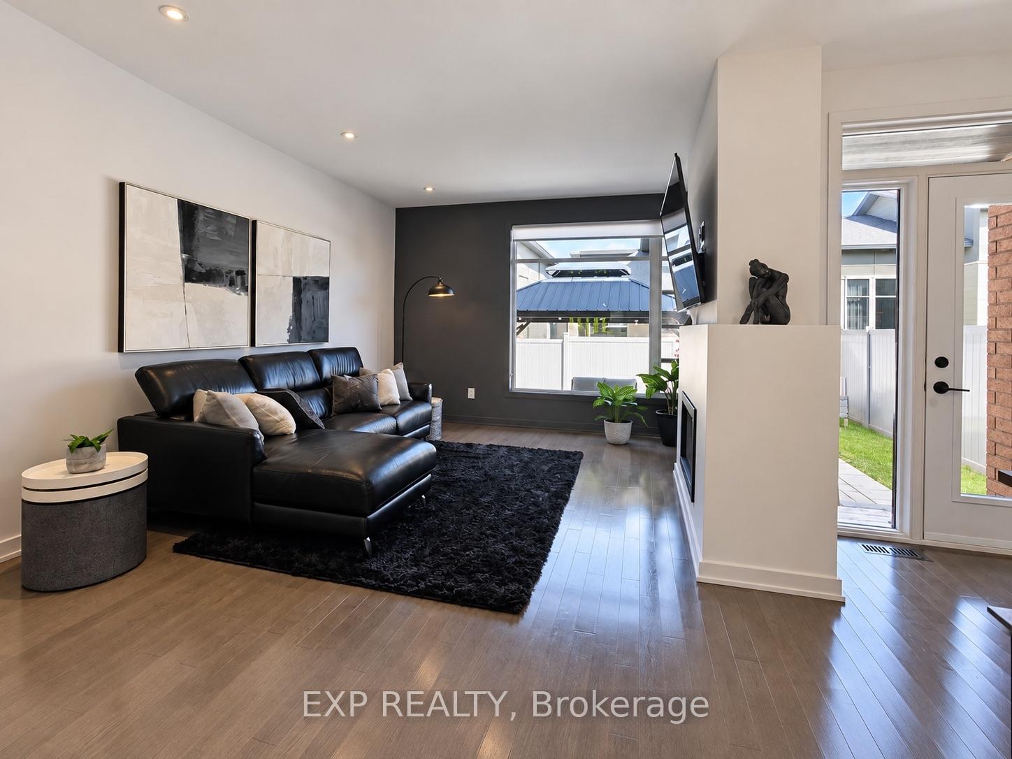 Photo 13 of 1077 Lunar Glow Crescent, Ottawa, Riverside South/Gloucester Glen — HOMEH