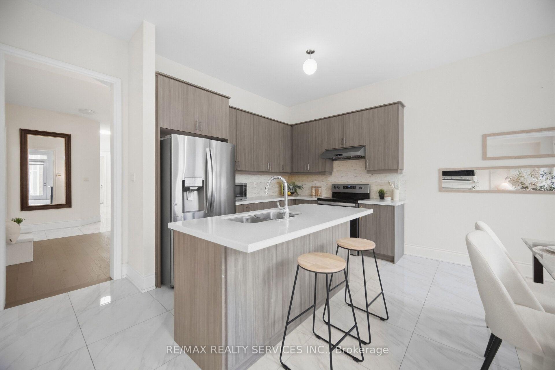 Photo 5 of 70 Royal Fern Crescent, Caledon, Rural Caledon — HOMEH