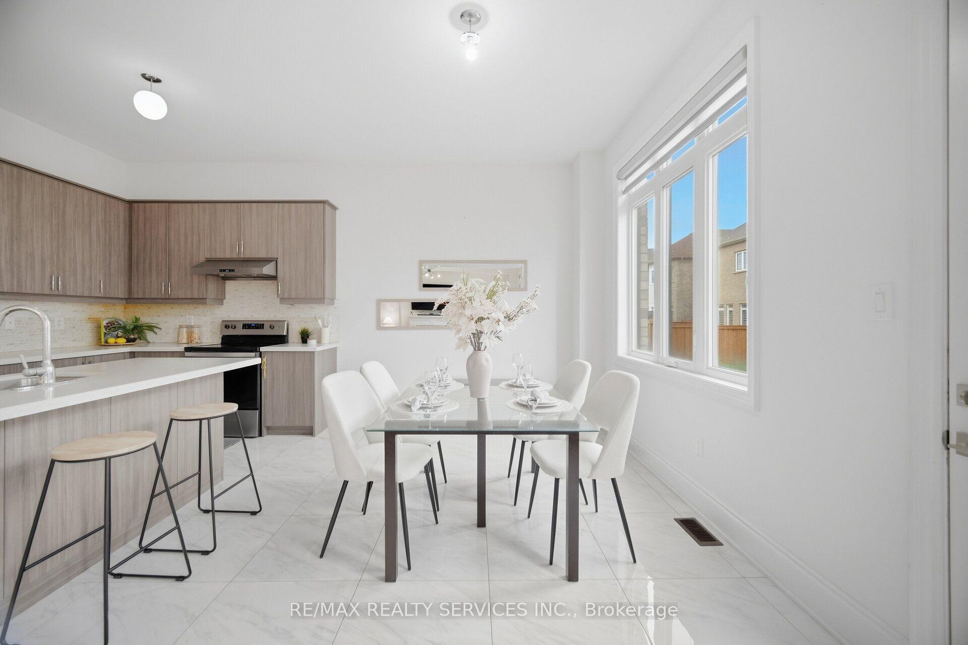 Photo 17 of 70 Royal Fern Crescent, Caledon, Rural Caledon — HOMEH