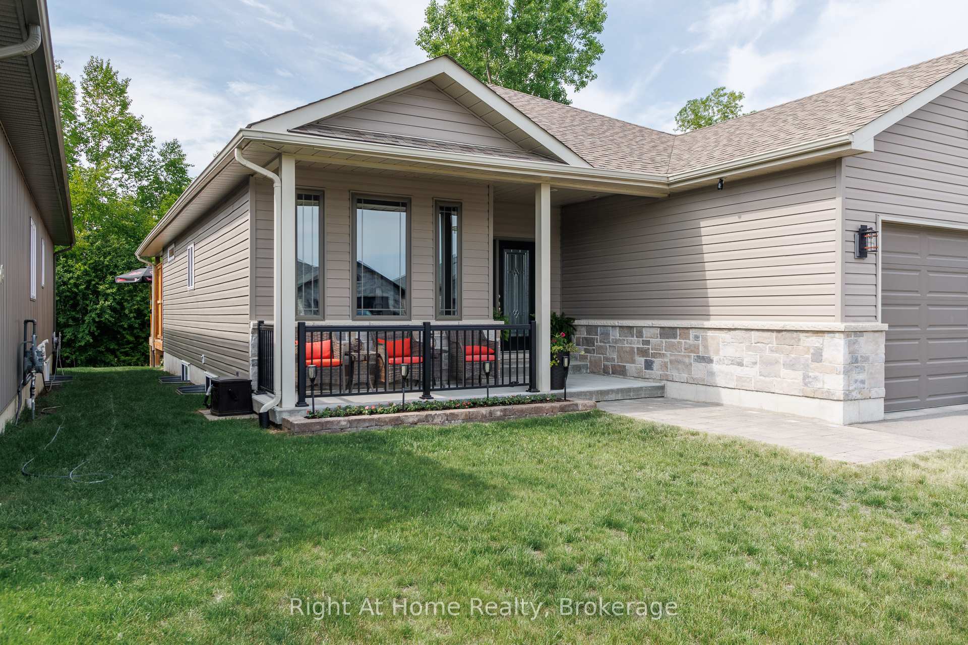 Photo 6 of 40 Birchmount Street, Quinte West, Murray Ward — HOMEH