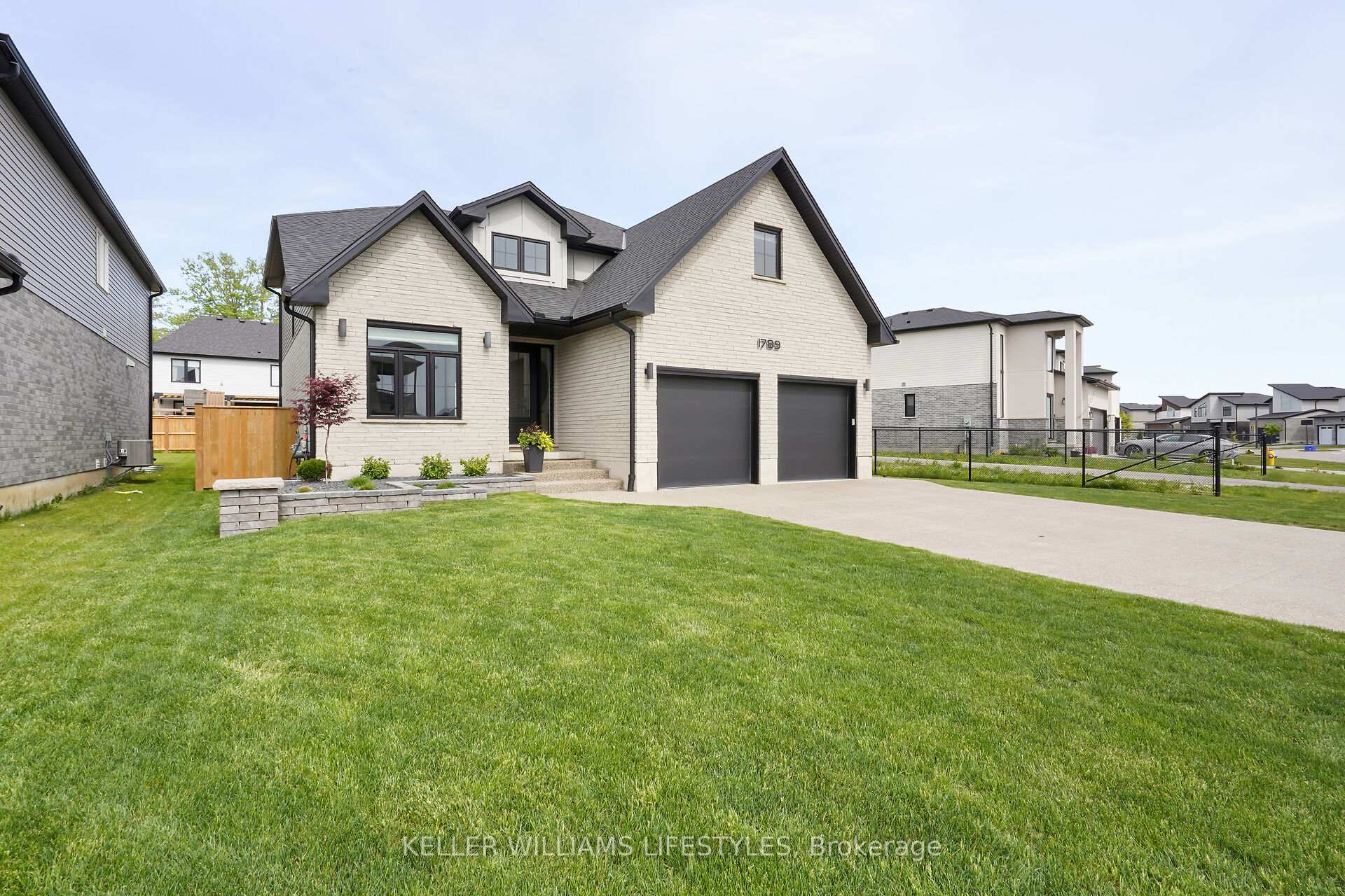 Photo 2 of 1789 Applerock Avenue, London, North S — HOMEH