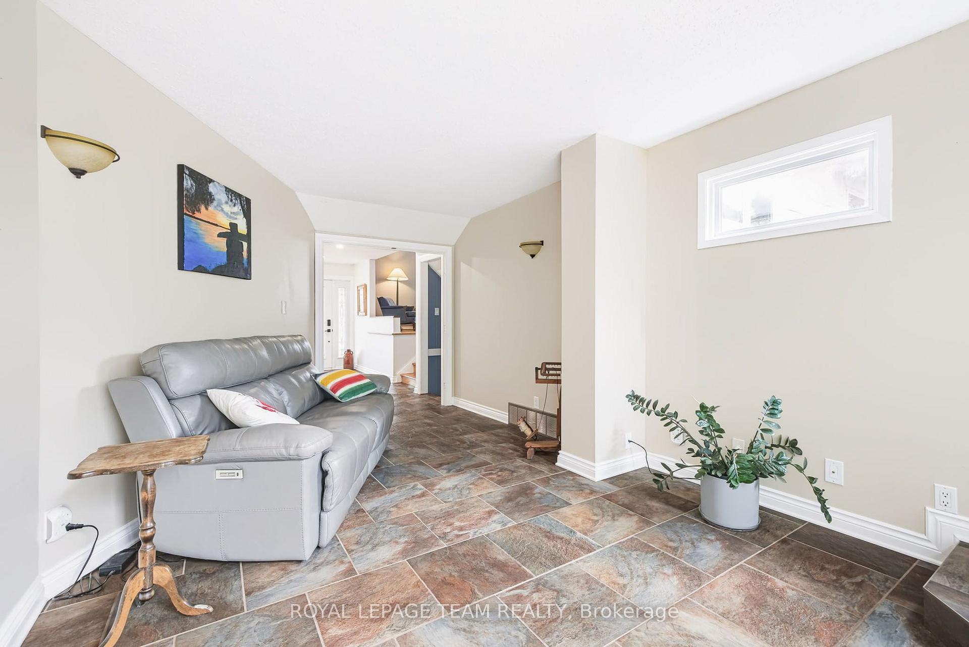 Photo 11 of 230 Lincoln Heights Road, Ottawa, Lincoln Heights — HOMEH