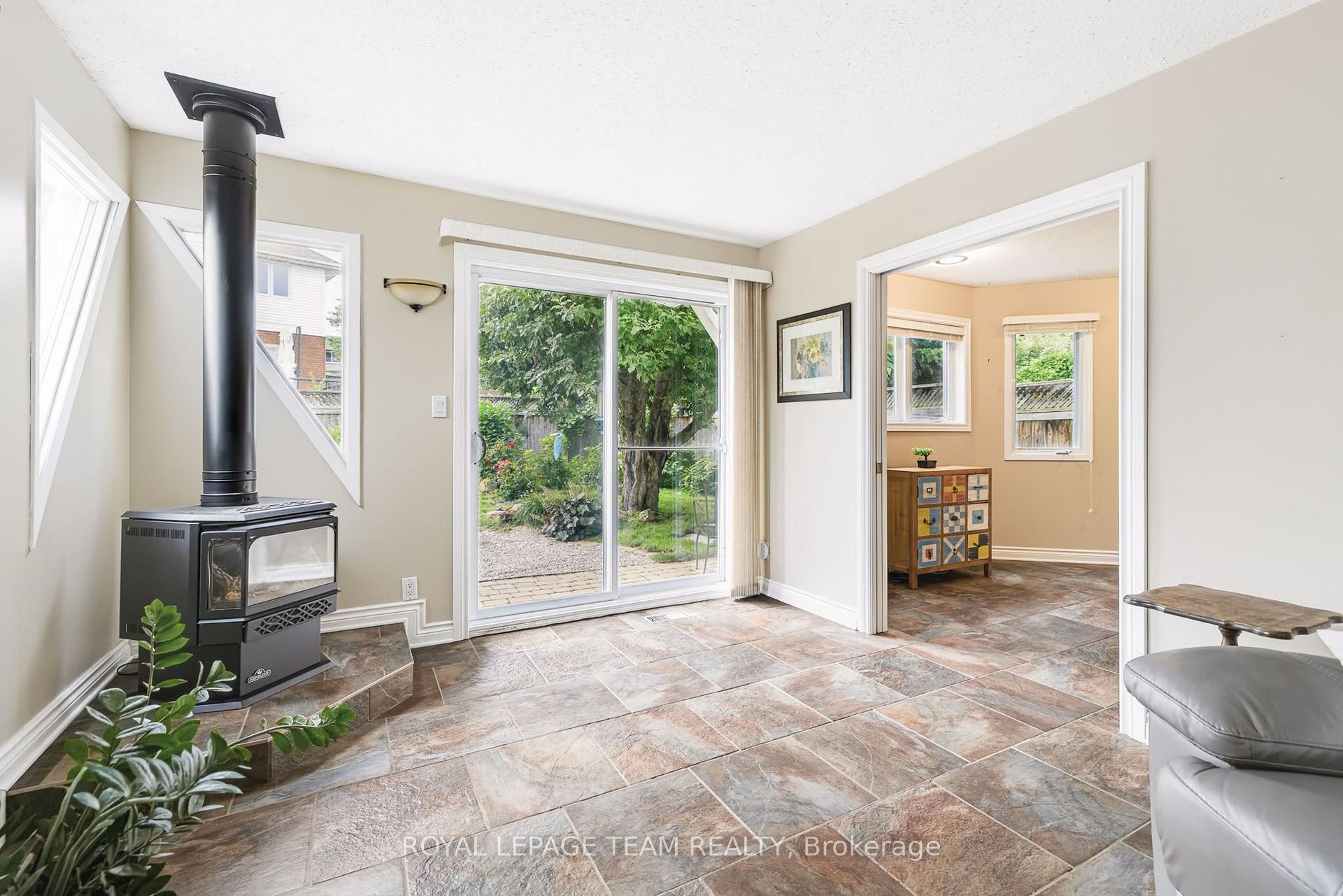 Photo 12 of 230 Lincoln Heights Road, Ottawa, Lincoln Heights — HOMEH