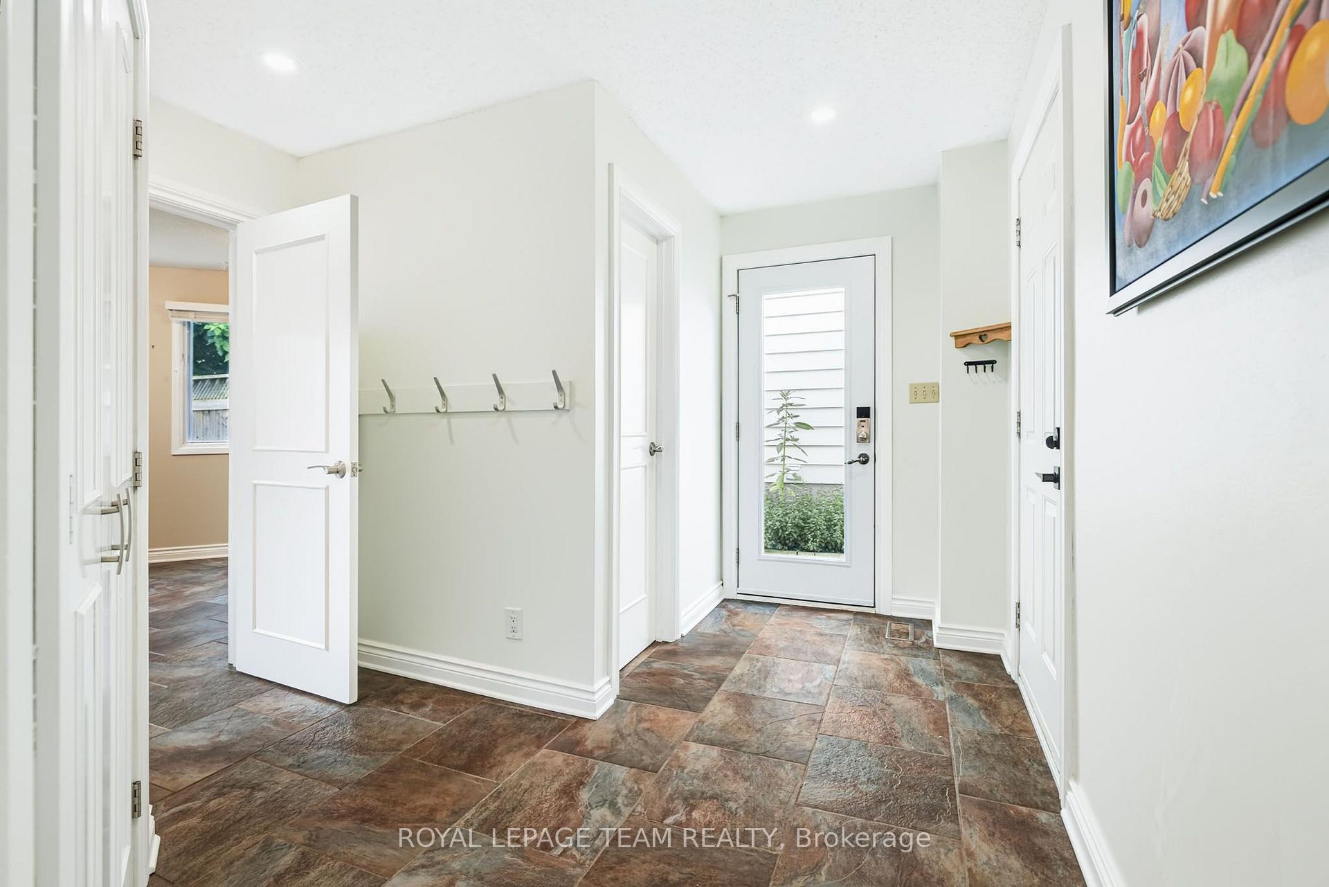 Photo 14 of 230 Lincoln Heights Road, Ottawa, Lincoln Heights — HOMEH