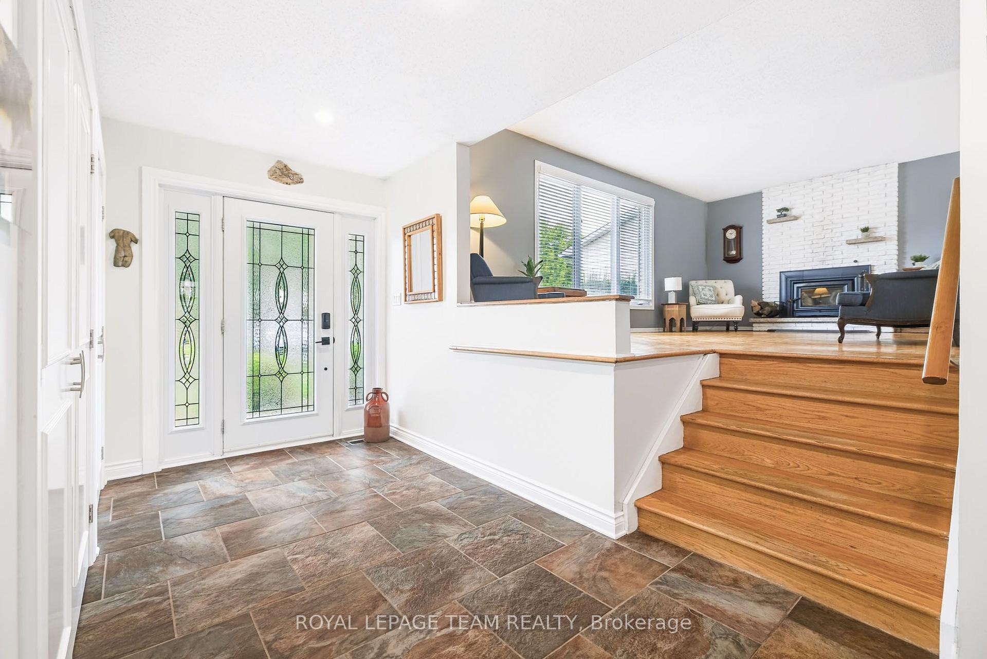 Photo 16 of 230 Lincoln Heights Road, Ottawa, Lincoln Heights — HOMEH