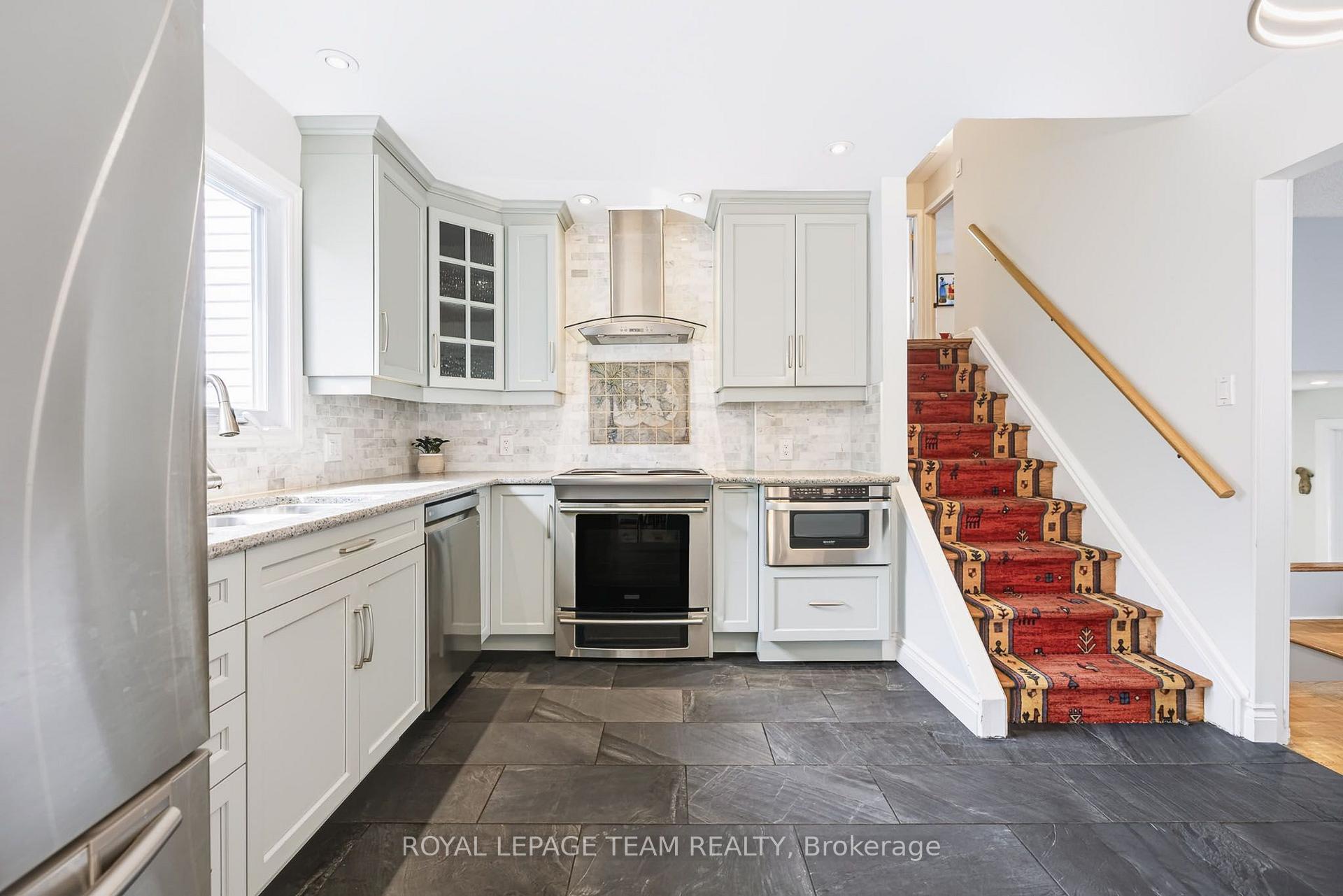 Photo 21 of 230 Lincoln Heights Road, Ottawa, Lincoln Heights — HOMEH