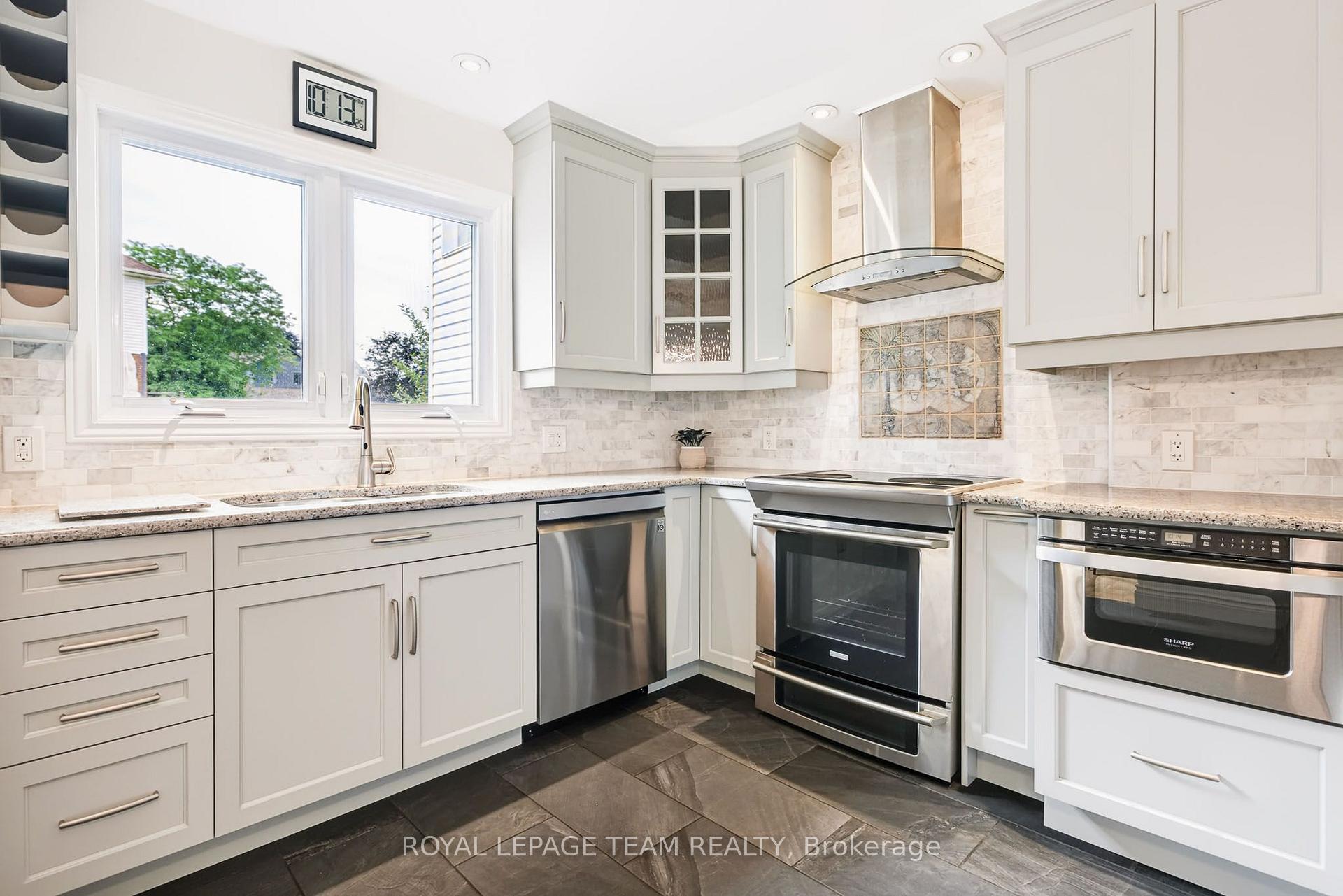 Photo 23 of 230 Lincoln Heights Road, Ottawa, Lincoln Heights — HOMEH