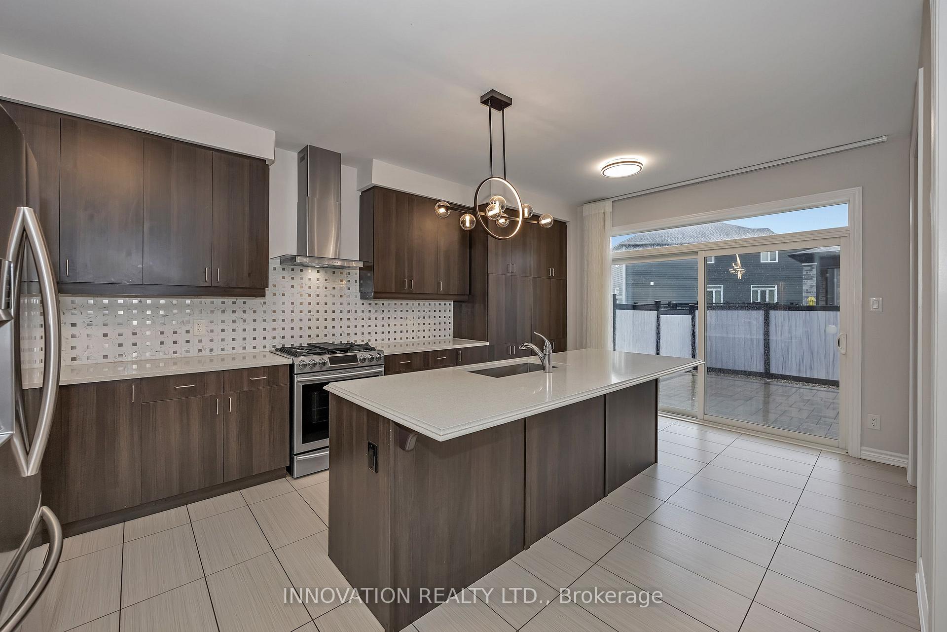 Photo 7 of 331 Rouncey Road, Ottawa, Kanata - Emerald Meadows/Trailwest — HOMEH