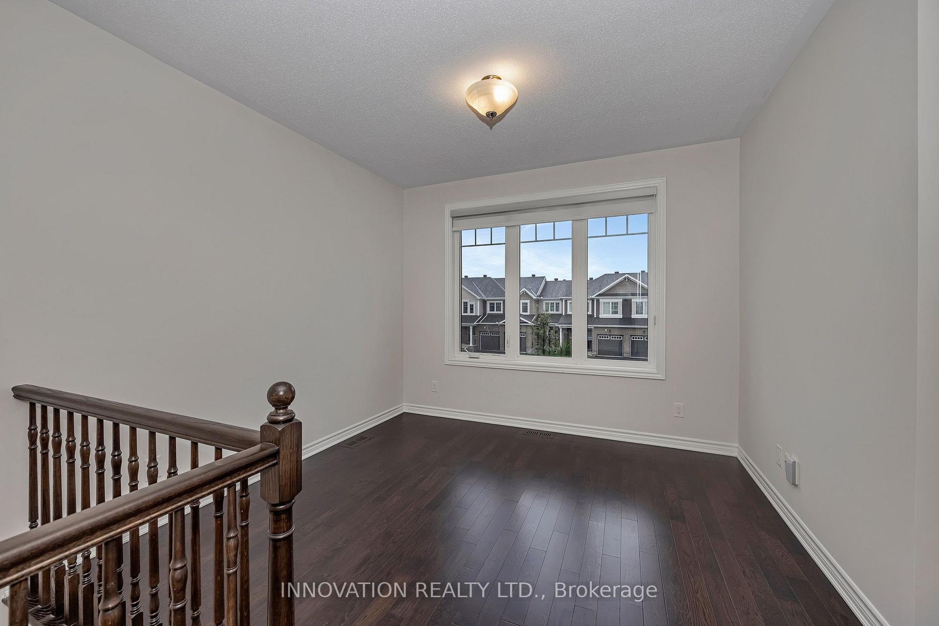 Photo 15 of 331 Rouncey Road, Ottawa, Kanata - Emerald Meadows/Trailwest — HOMEH