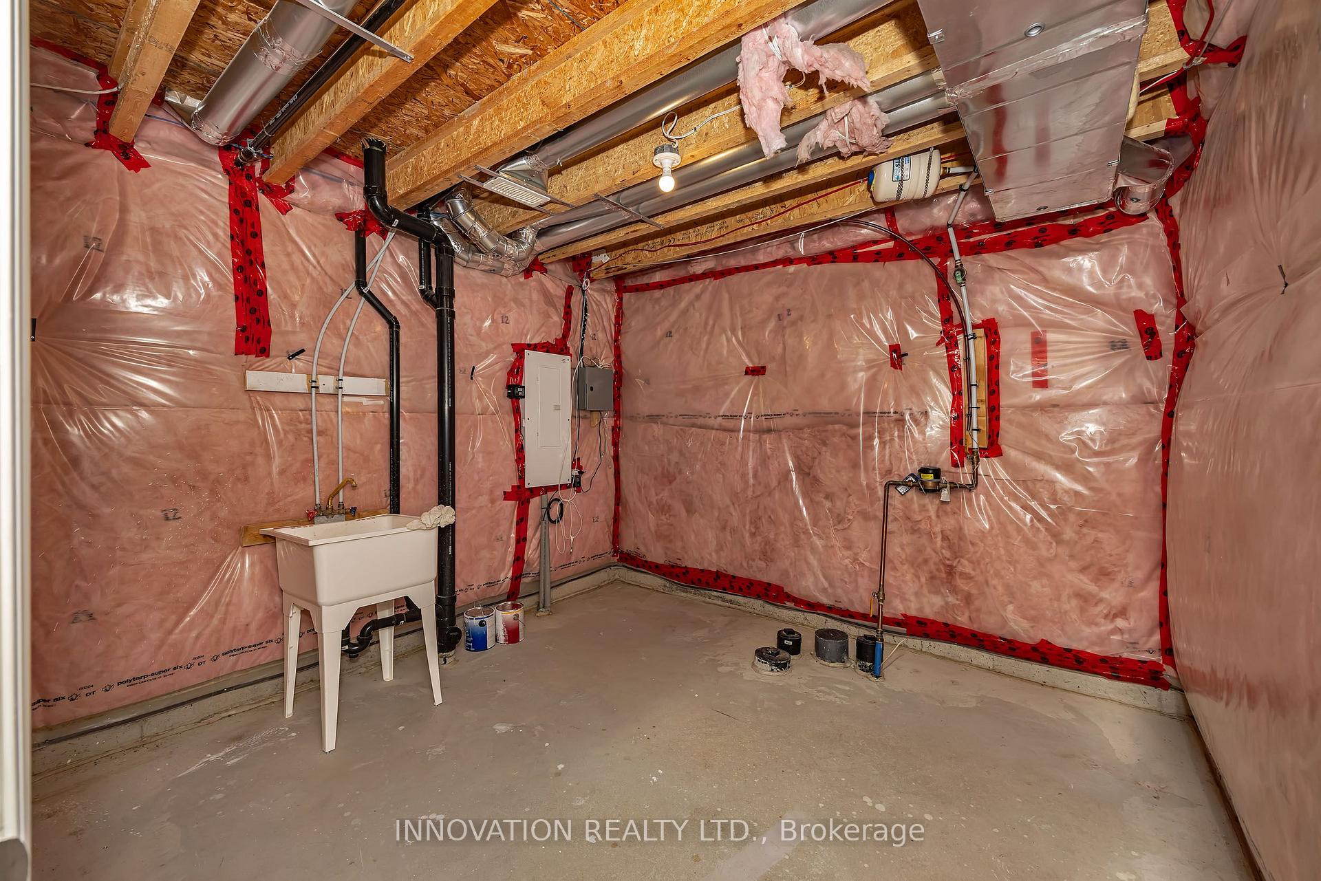 Photo 28 of 331 Rouncey Road, Ottawa, Kanata - Emerald Meadows/Trailwest — HOMEH