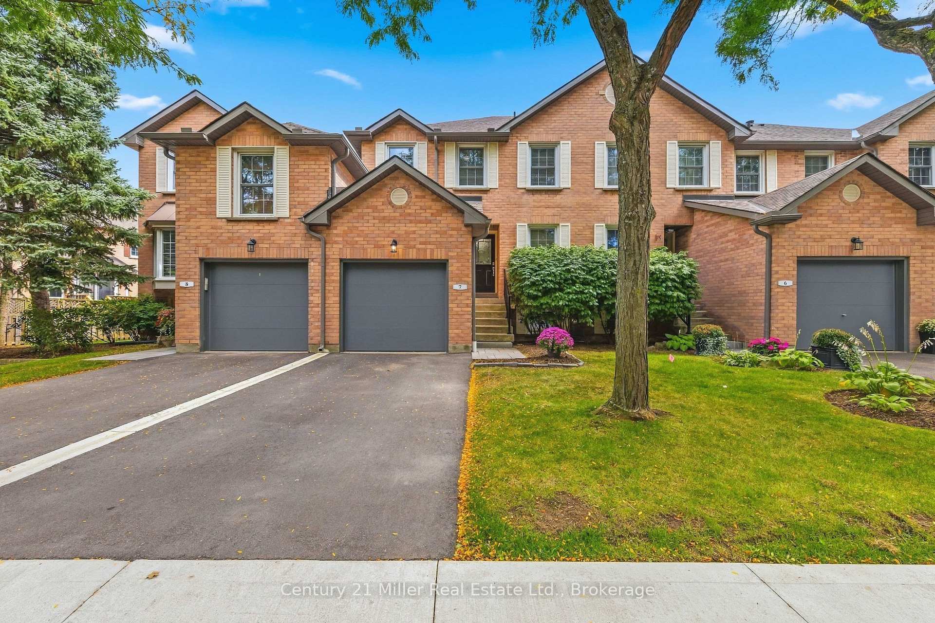 Photo 2 of Unit 7, 2935 Headon Forest Drive, Burlington, Headon — HOMEH