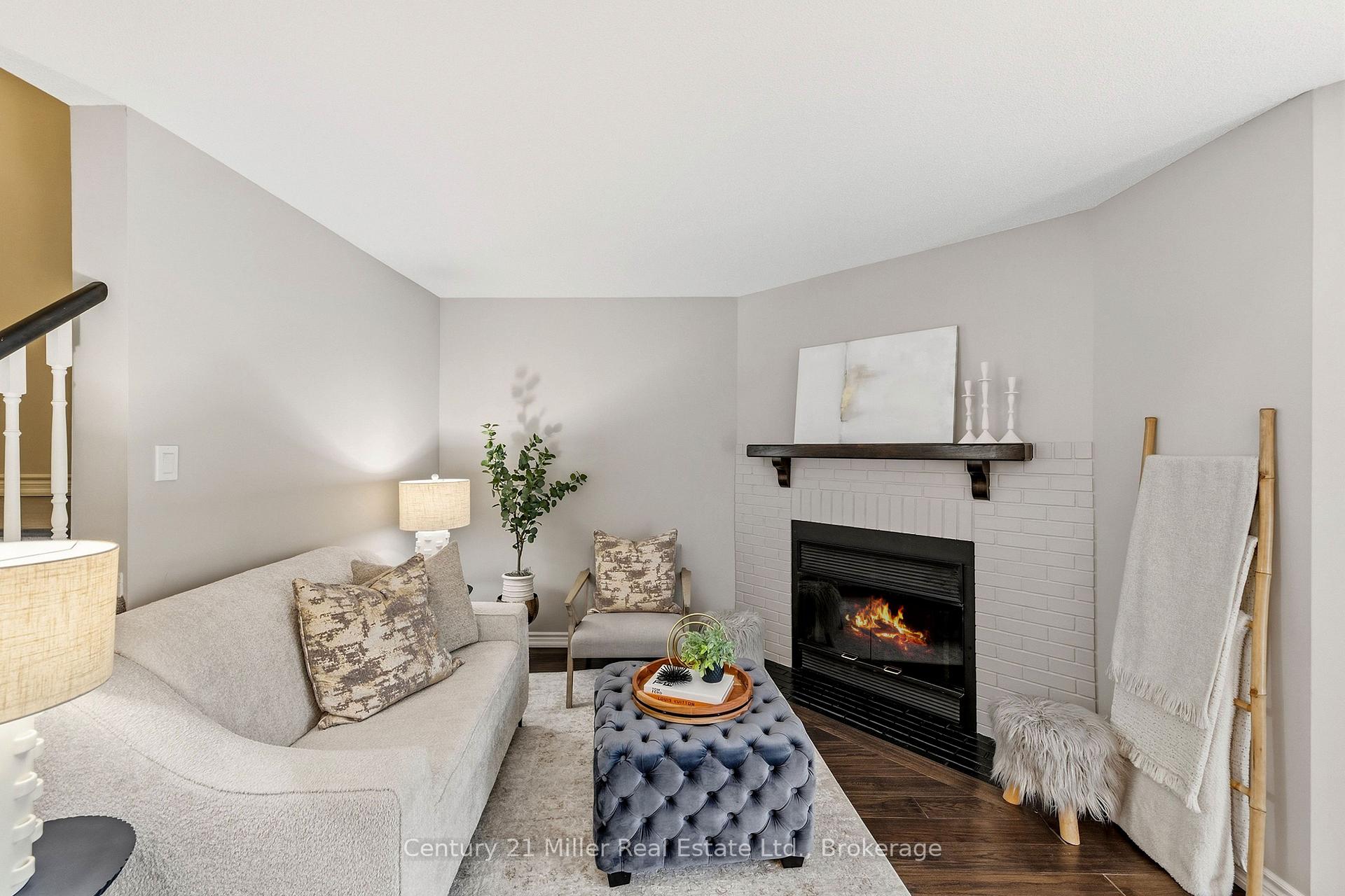 Photo 4 of Unit 7, 2935 Headon Forest Drive, Burlington, Headon — HOMEH