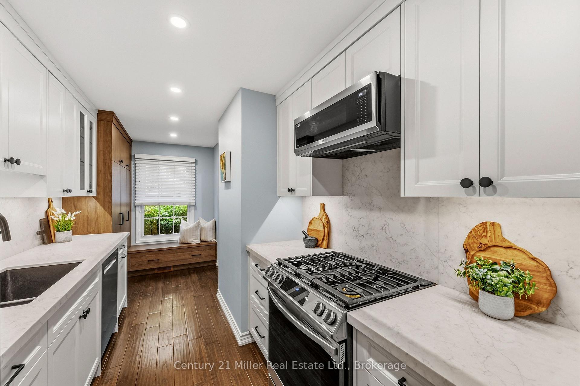 Photo 13 of Unit 7, 2935 Headon Forest Drive, Burlington, Headon — HOMEH