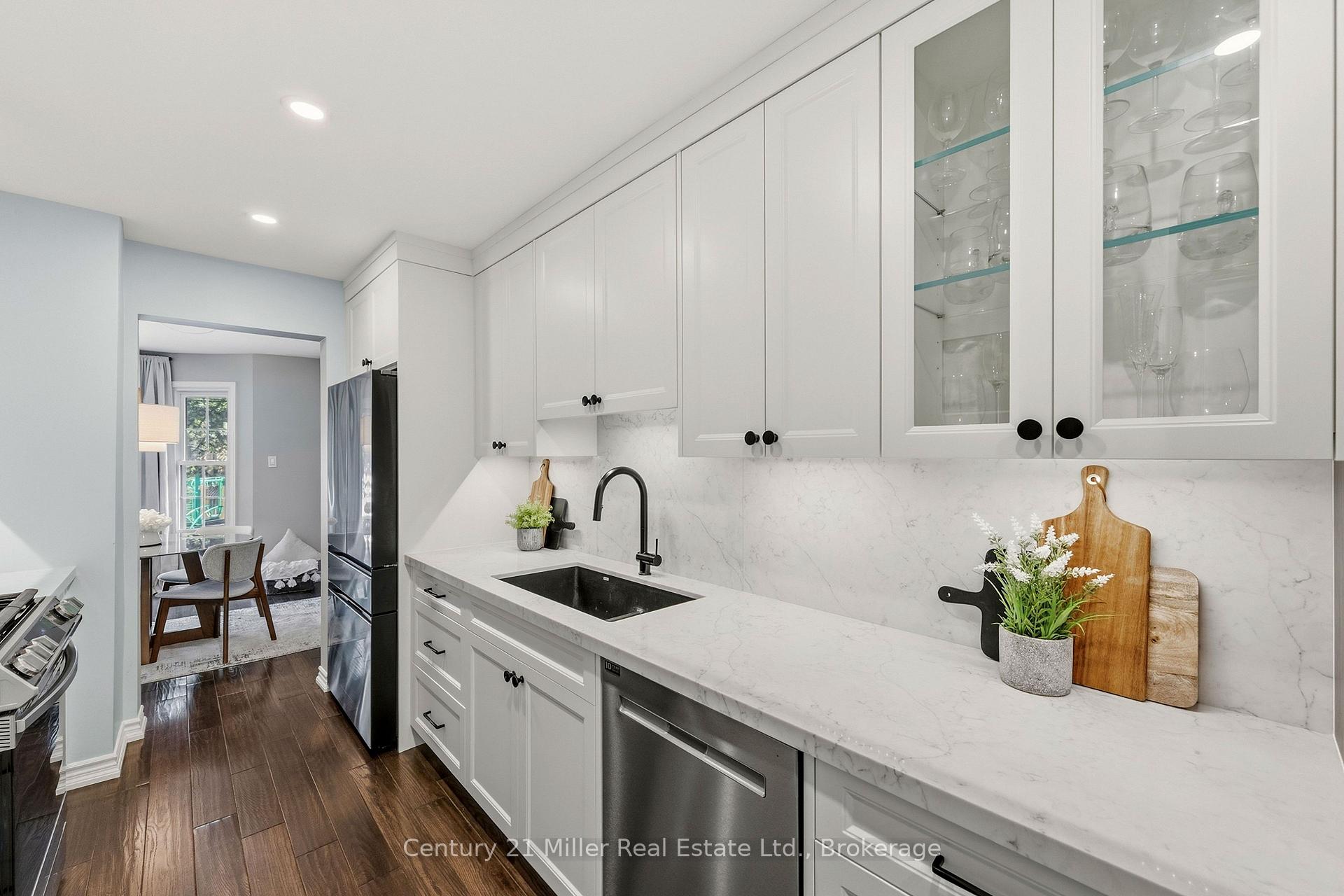 Photo 15 of Unit 7, 2935 Headon Forest Drive, Burlington, Headon — HOMEH