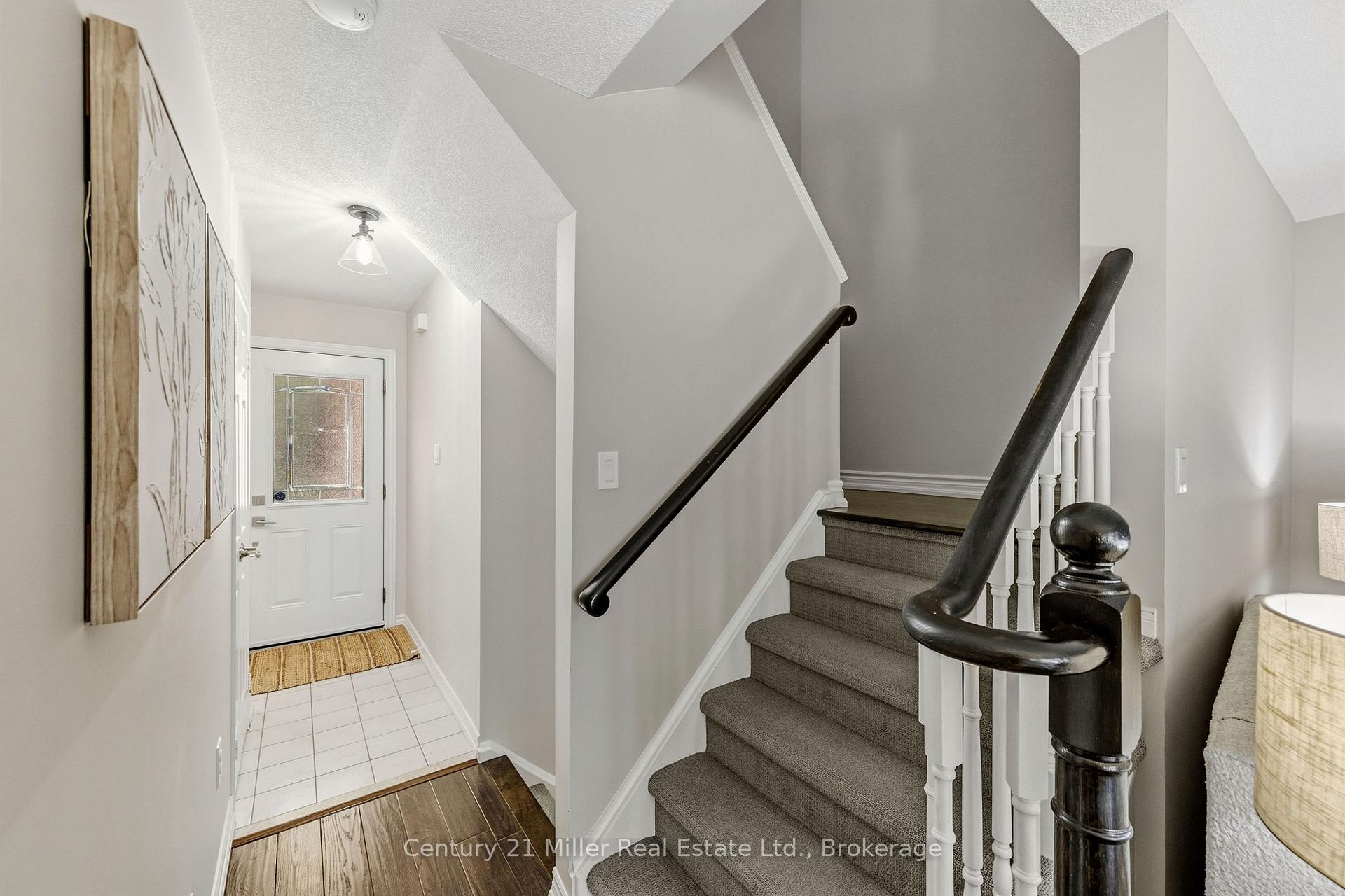 Photo 18 of Unit 7, 2935 Headon Forest Drive, Burlington, Headon — HOMEH