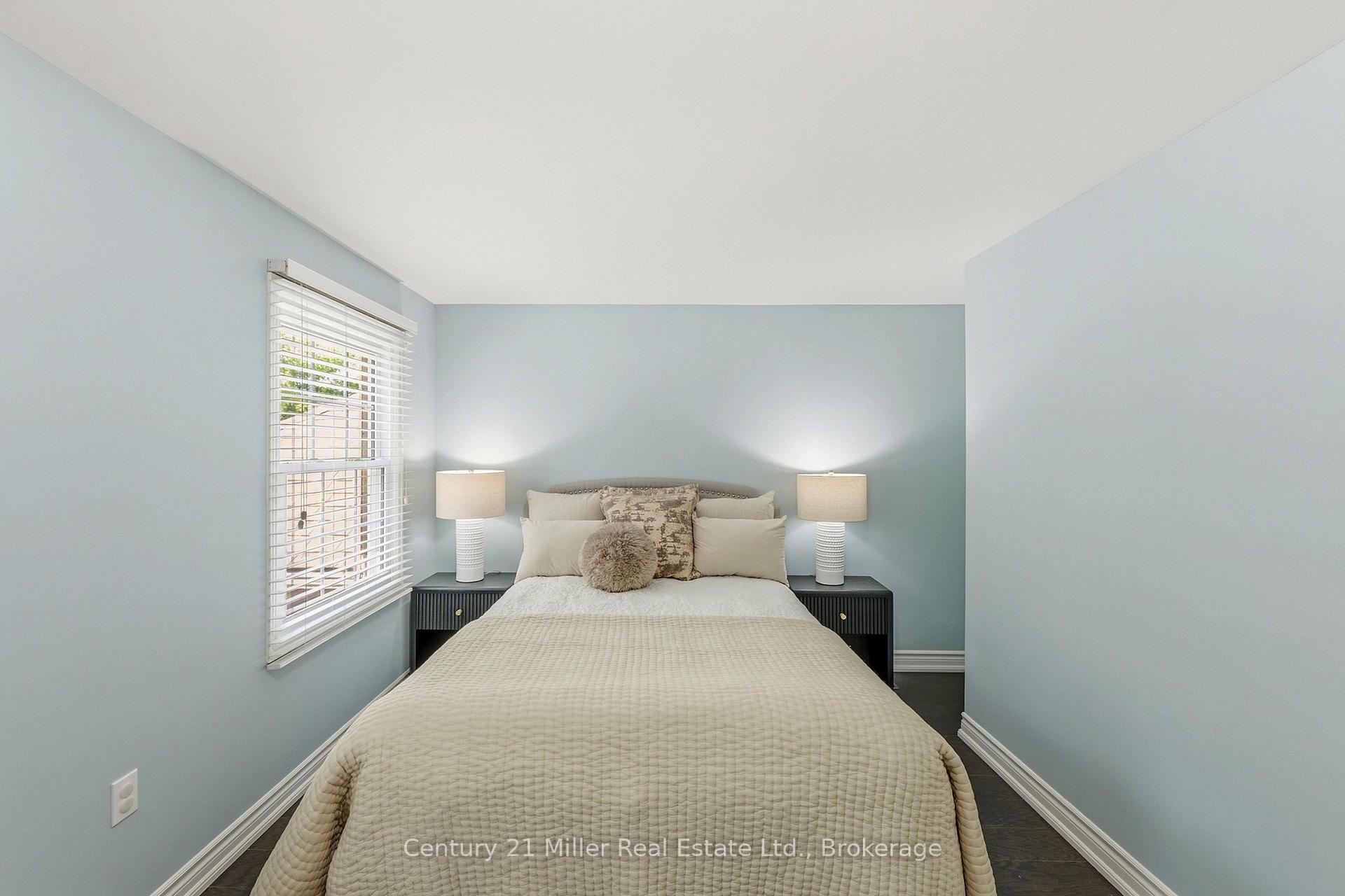 Photo 20 of Unit 7, 2935 Headon Forest Drive, Burlington, Headon — HOMEH