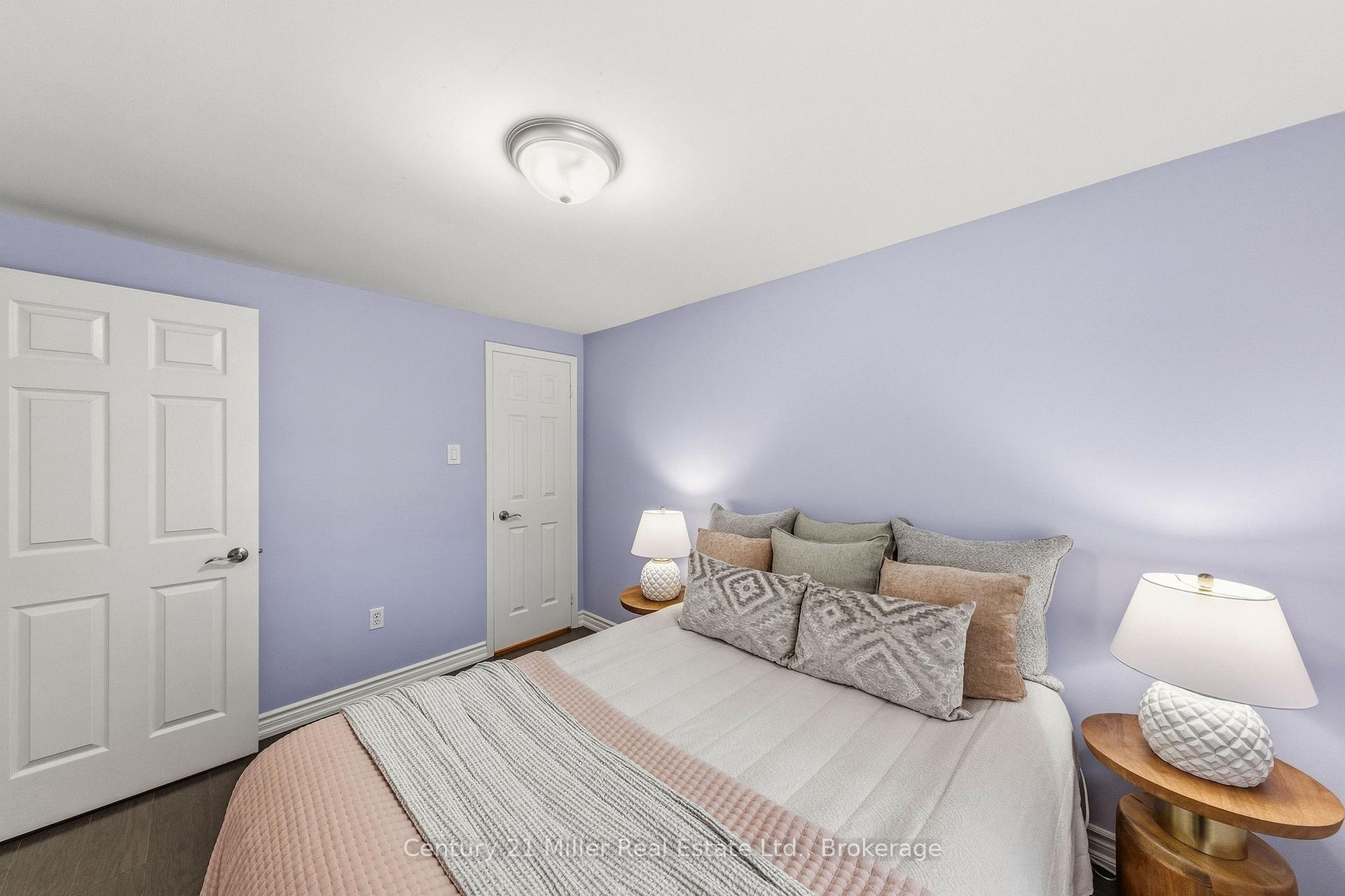Photo 24 of Unit 7, 2935 Headon Forest Drive, Burlington, Headon — HOMEH