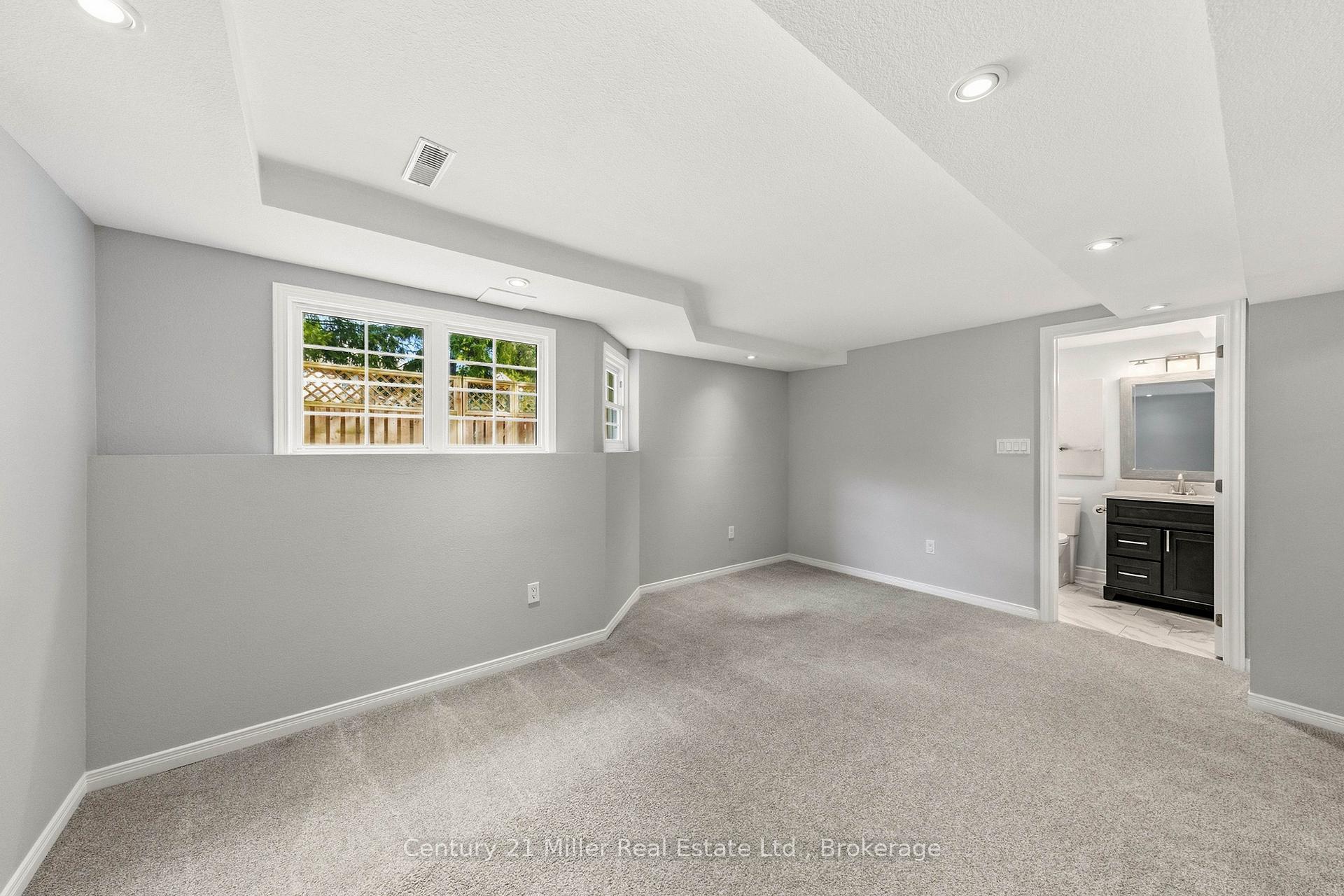 Photo 30 of Unit 7, 2935 Headon Forest Drive, Burlington, Headon — HOMEH