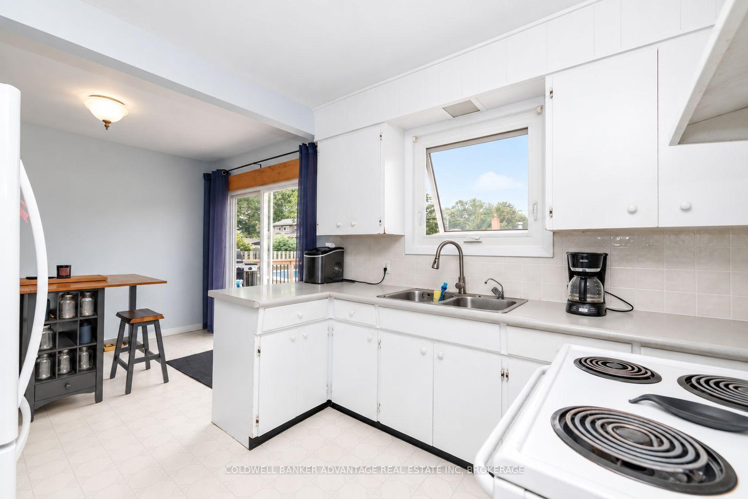 Photo 6 of 220 Cutress Avenue, Welland, Broadway — HOMEH