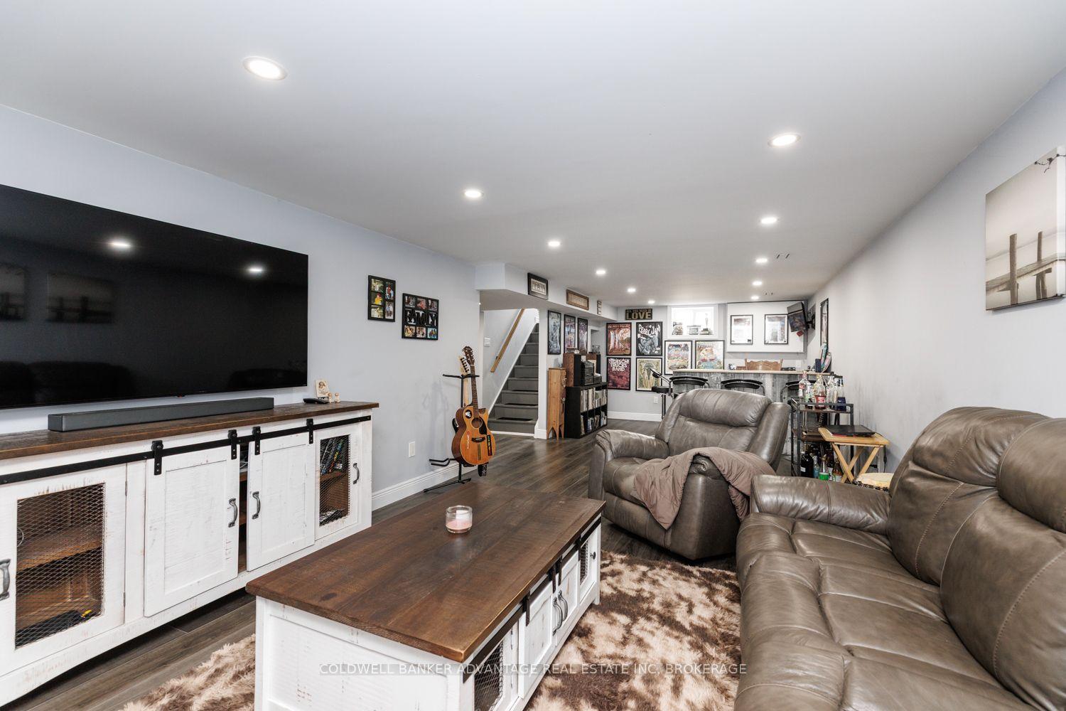 Photo 15 of 220 Cutress Avenue, Welland, Broadway — HOMEH